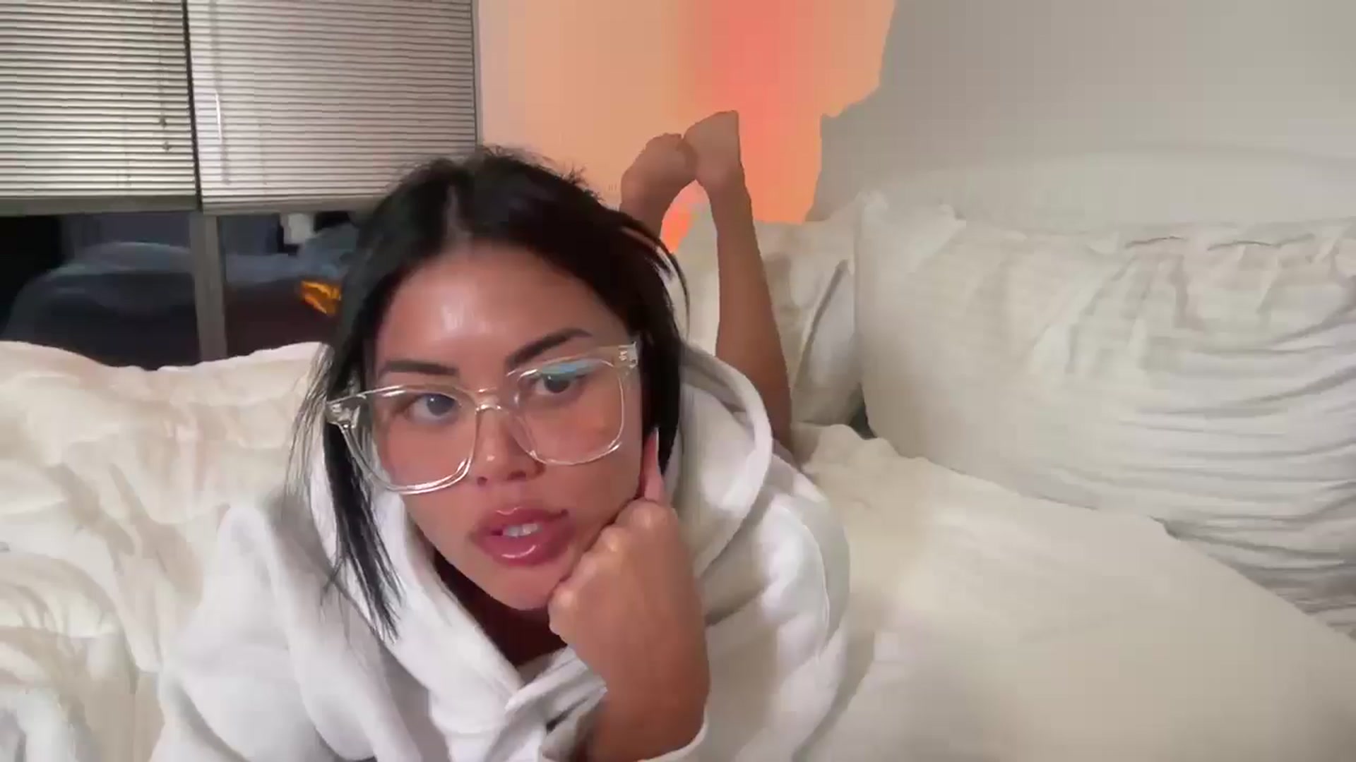 Gallery image thumbnail from Naomilynn's myfreecams stream on, 01/18/2025, 09:20 image 12 of 20
