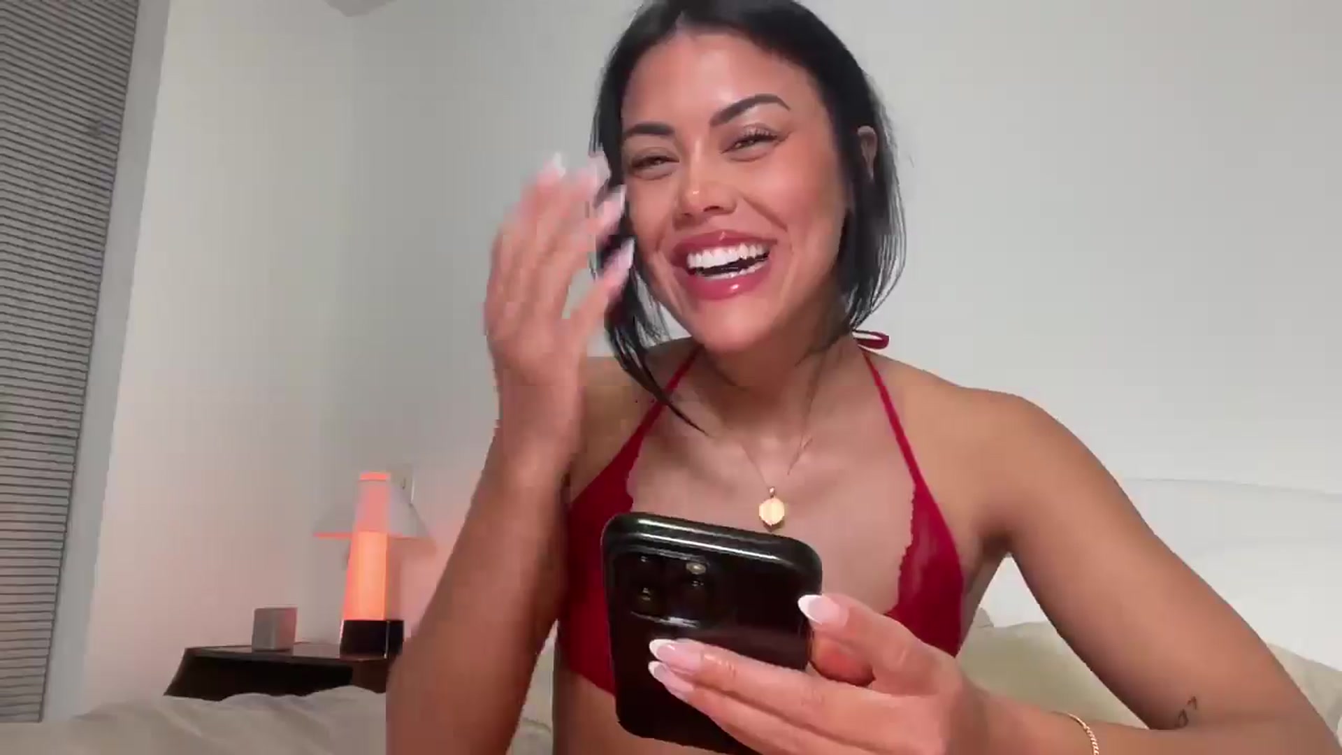 Gallery image thumbnail from Naomilynn's myfreecams stream on, 01/24/2025, 03:47 image 13 of 20