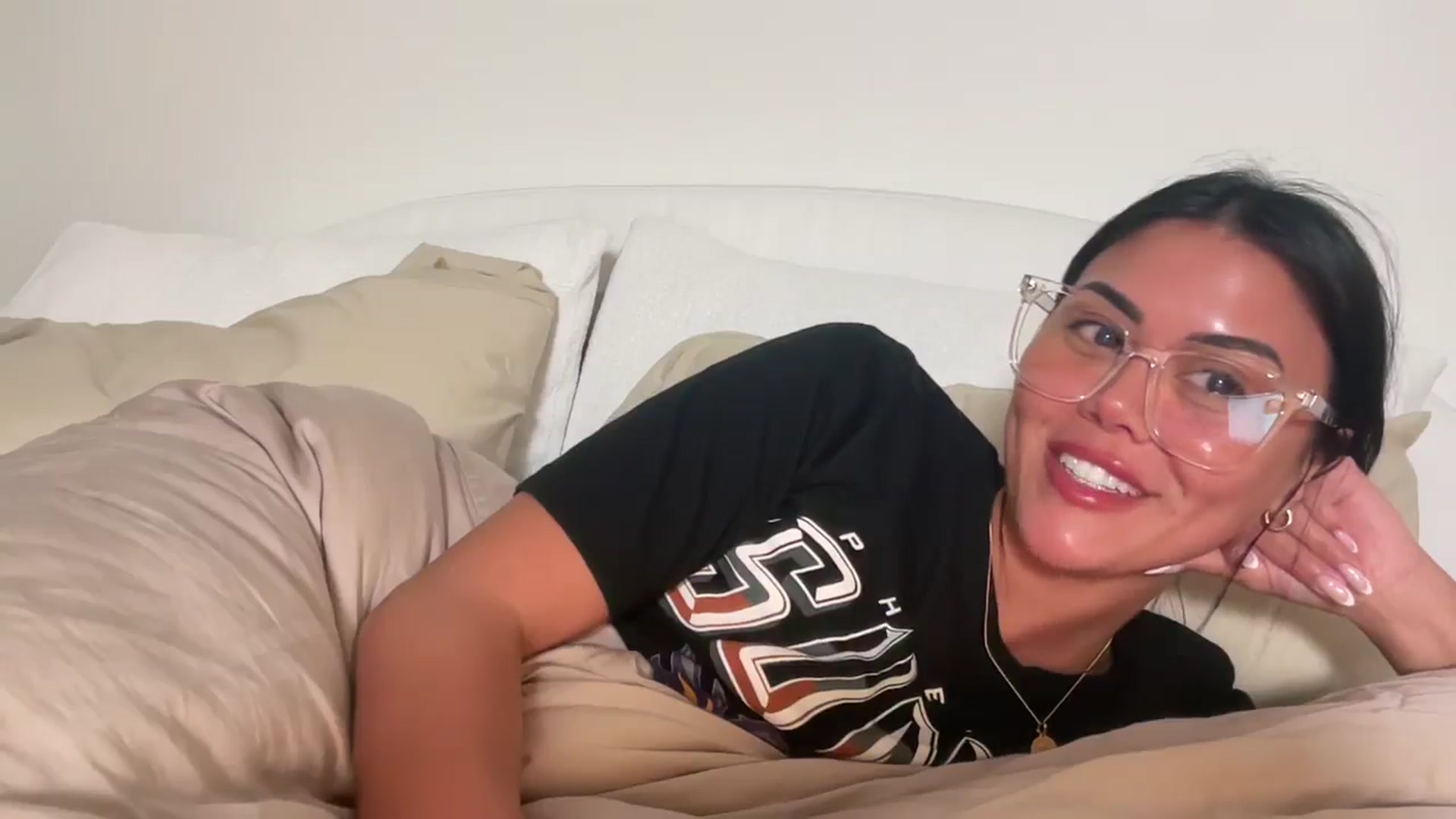 Gallery image thumbnail from Naomilynn's myfreecams stream on, 01/28/2025, 05:34 image 16 of 20