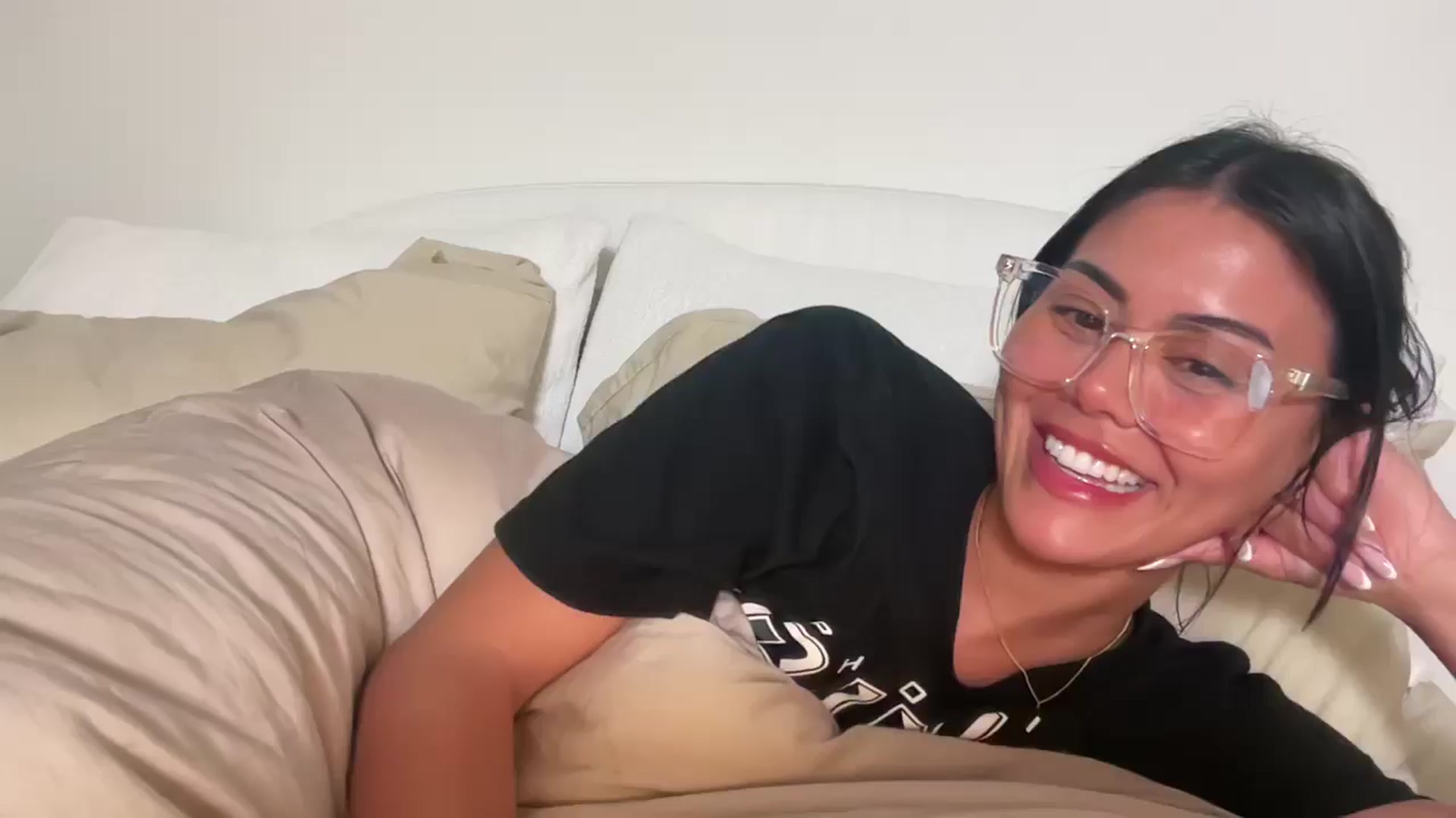 Gallery image thumbnail from Naomilynn's myfreecams stream on, 01/28/2025, 05:34 image 11 of 20