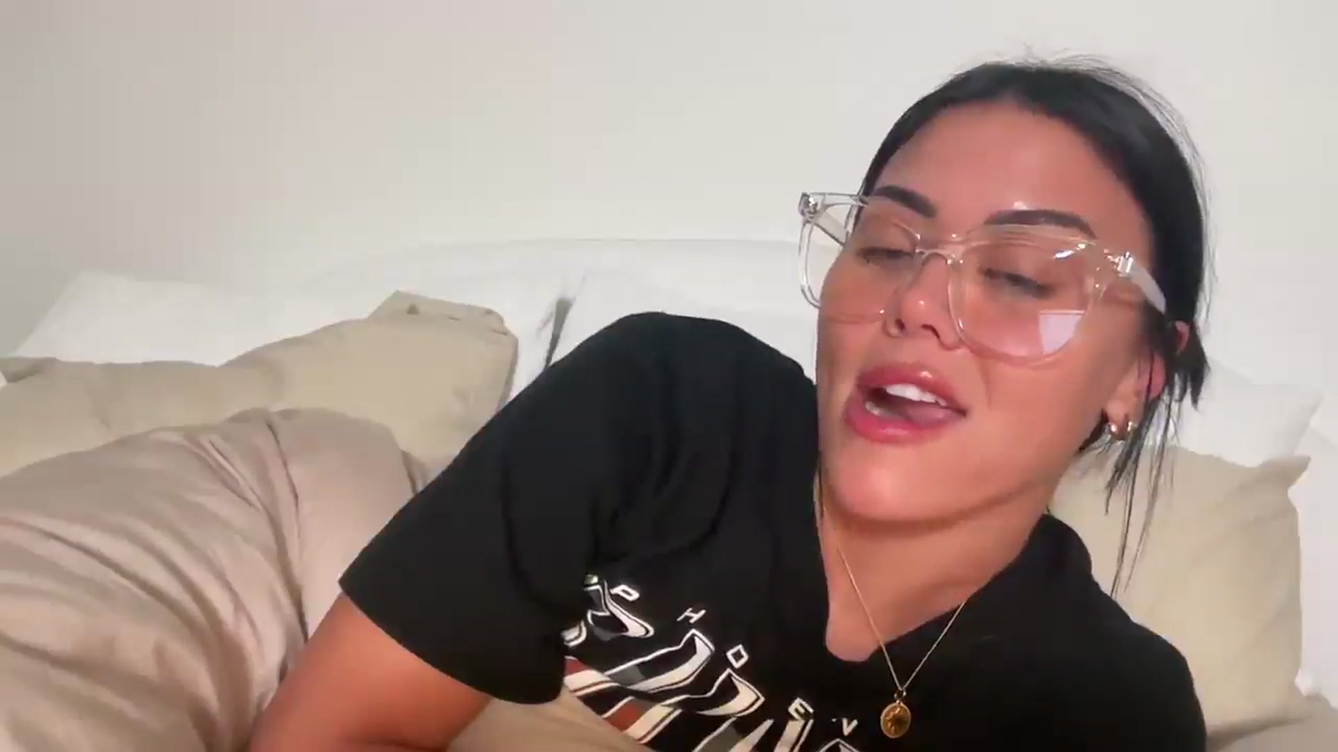 Gallery image thumbnail from Naomilynn's myfreecams stream on, 01/28/2025, 05:34 image 17 of 20