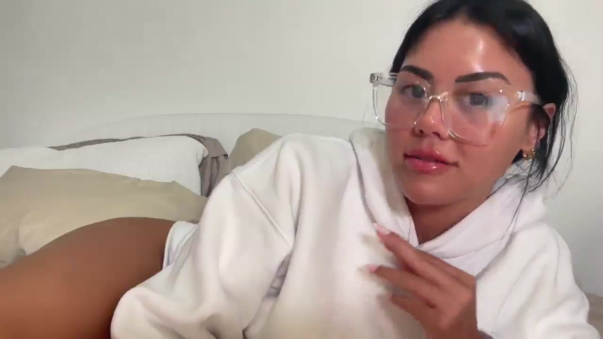 Gallery image thumbnail from Naomilynn's myfreecams stream on, 01/30/2025, 05:32 image 17 of 20