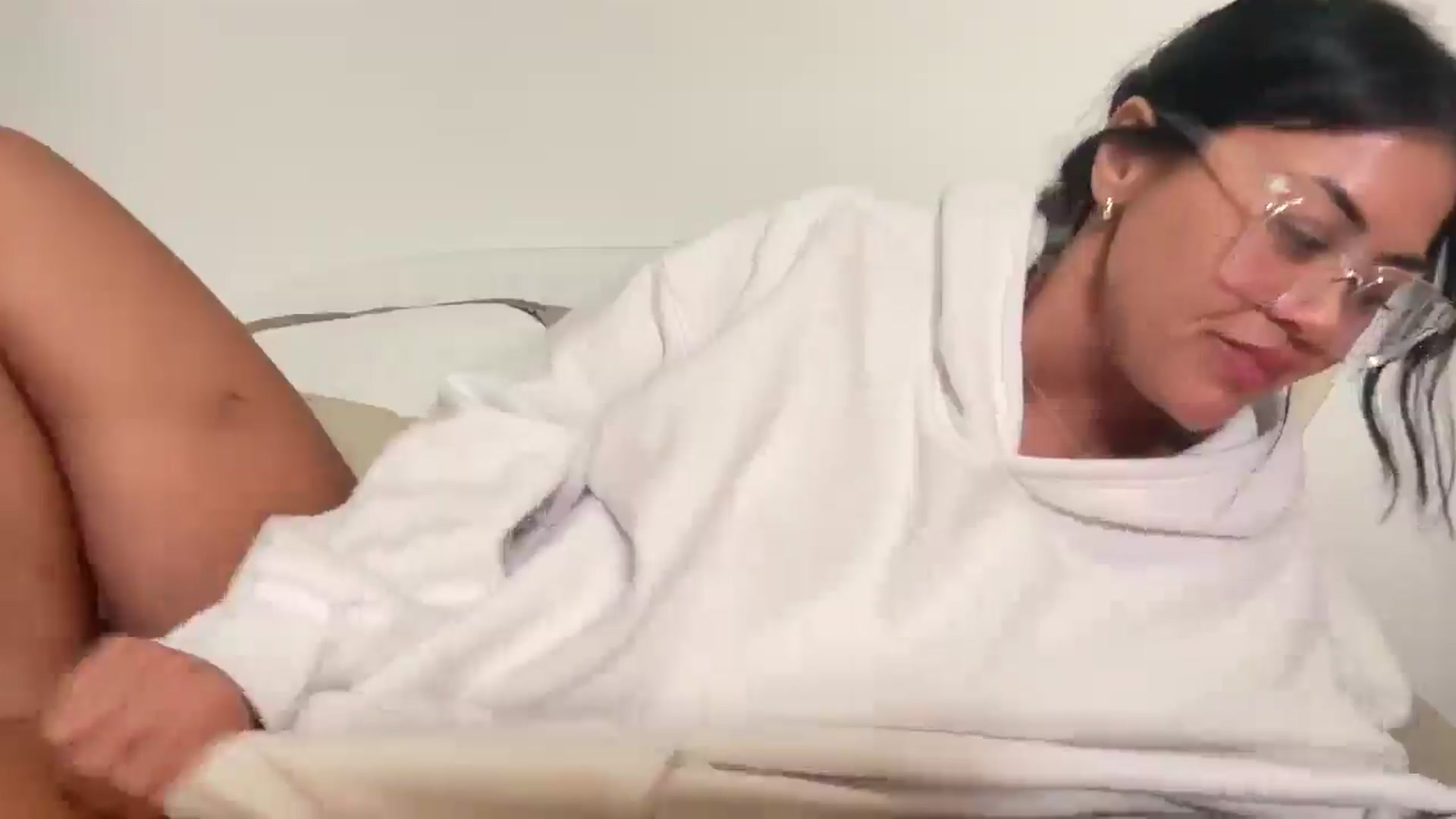 Gallery image thumbnail from Naomilynn's myfreecams stream on, 01/30/2025, 05:32 image 9 of 20