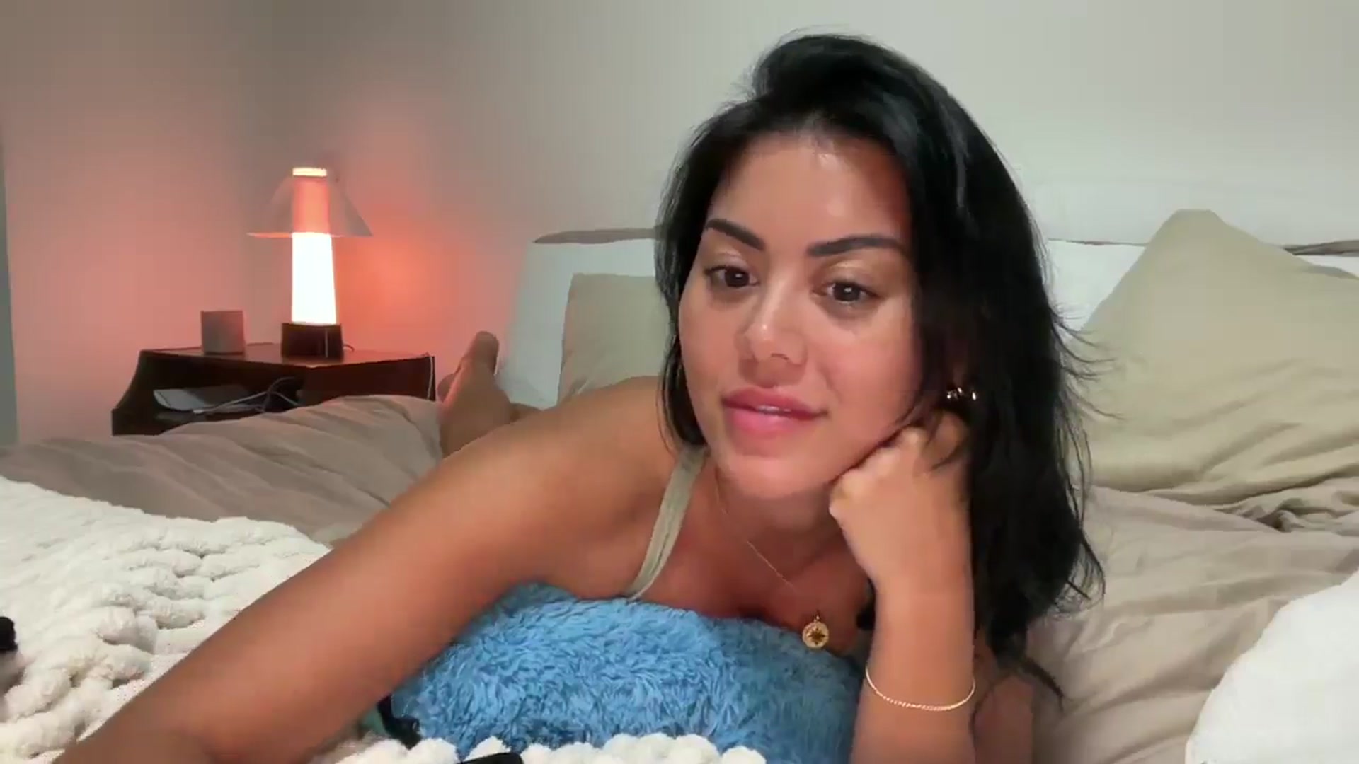 Gallery image thumbnail from Naomilynn's myfreecams stream on, 02/04/2025, 05:29 image 5 of 20