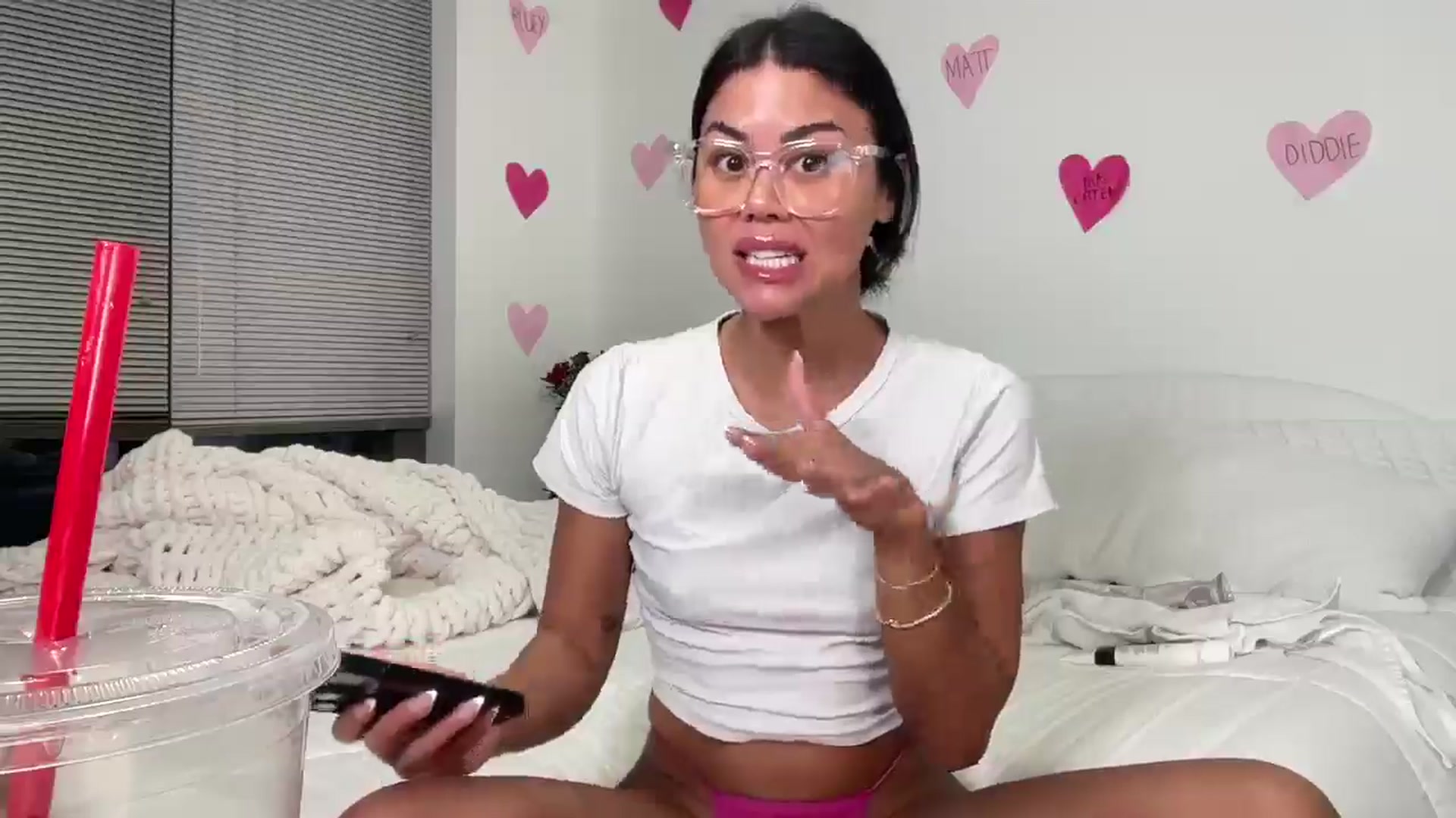 Gallery image thumbnail from Naomilynn's myfreecams stream on, 02/17/2025, 02:38 image 6 of 20