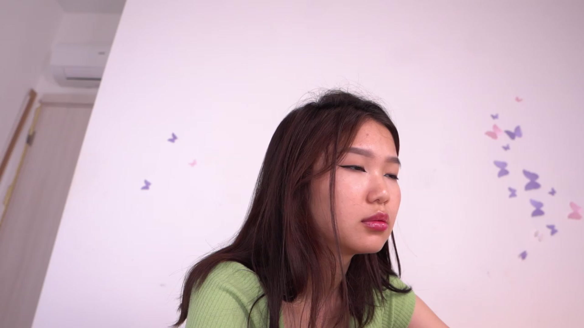 Gallery image thumbnail from Nariseoul's myfreecams stream on, 07/09/2023, 17:05 image 13 of 20