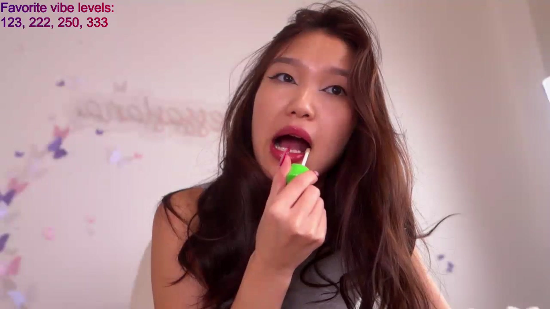 Gallery image thumbnail from Nariseoul's myfreecams stream on, 12/27/2023, 17:04 image 18 of 20