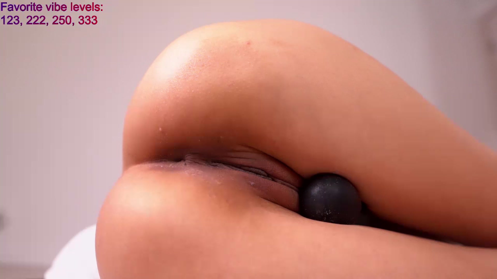 Gallery image thumbnail from Nariseoul's myfreecams stream on, 12/27/2023, 17:04 image 13 of 20