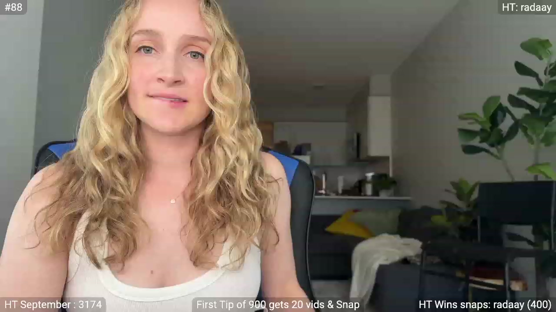 Gallery image thumbnail from NatGPT's myfreecams stream on, 09/12/2023, 24:27 image 2 of 20