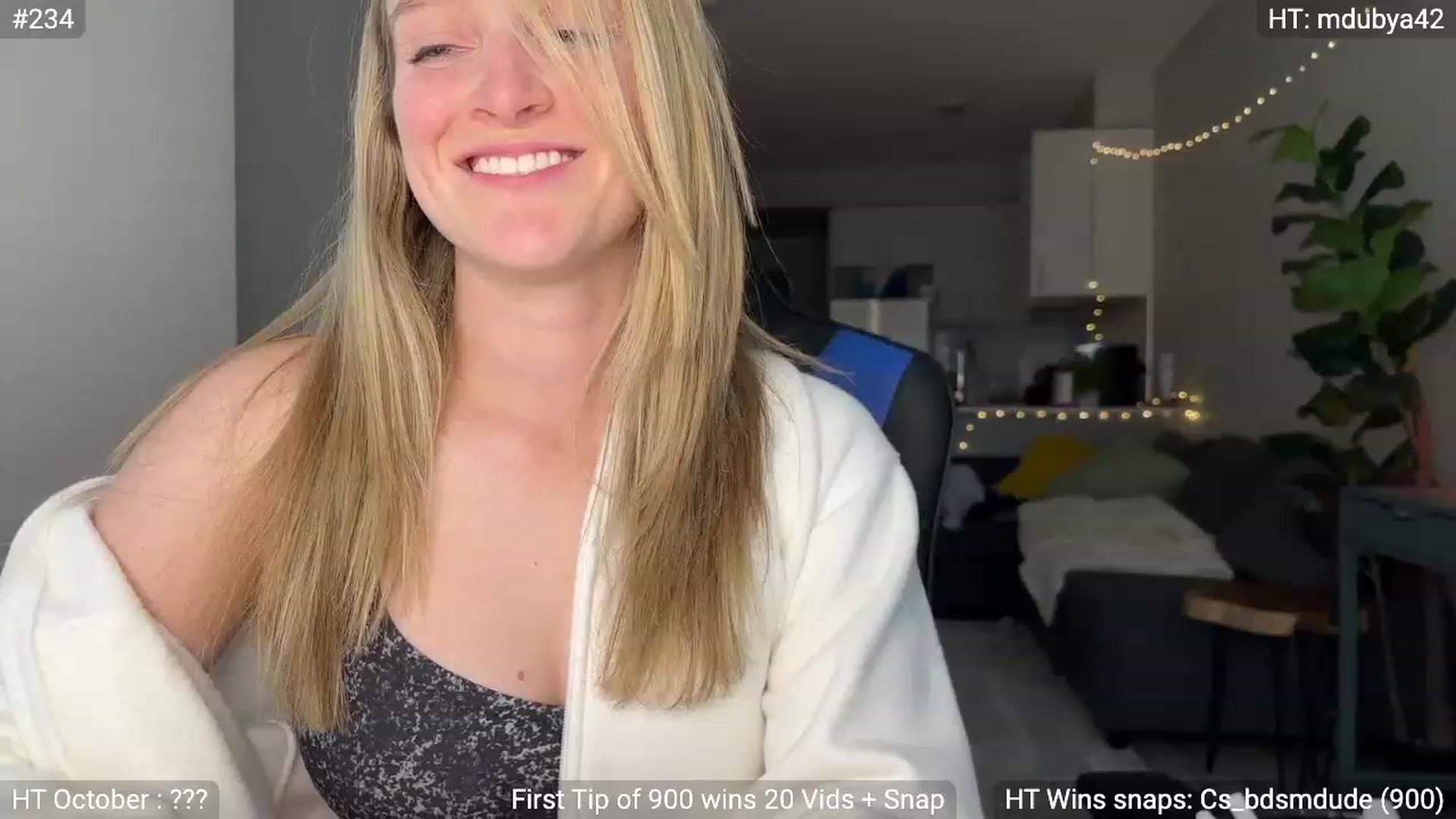 Gallery image thumbnail from NatGPT's myfreecams stream on, 10/01/2023, 22:23 image 16 of 20