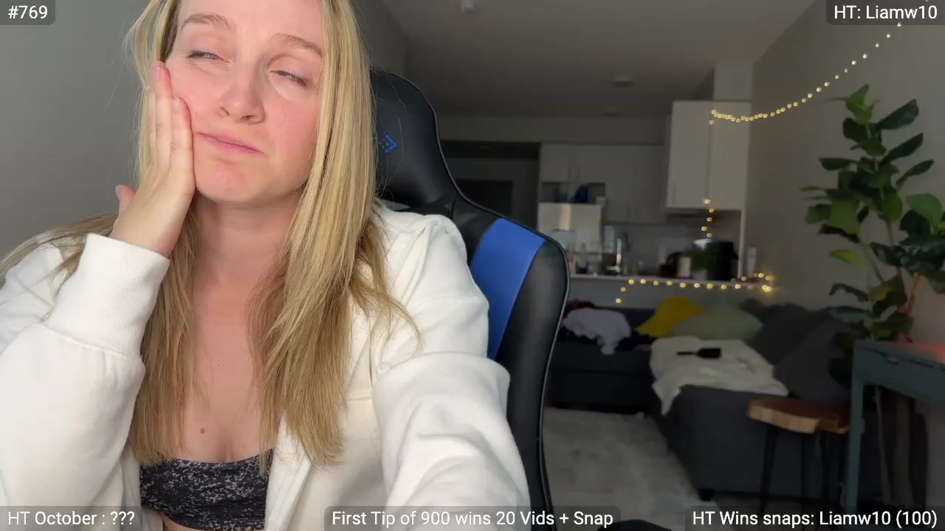 Gallery image thumbnail from NatGPT's myfreecams stream on, 10/01/2023, 22:23 image 6 of 20