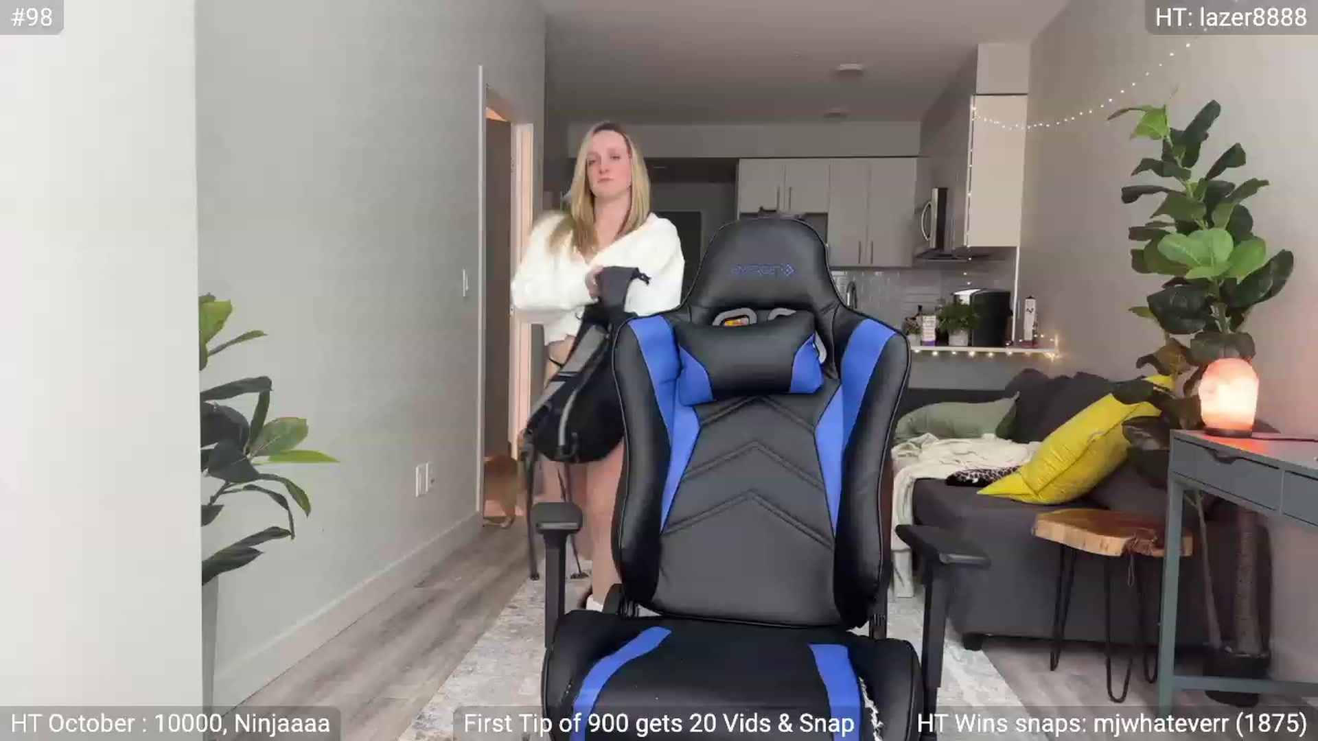 Gallery image thumbnail from NatGPT's myfreecams stream on, 10/10/2023, 24:17 image 8 of 20