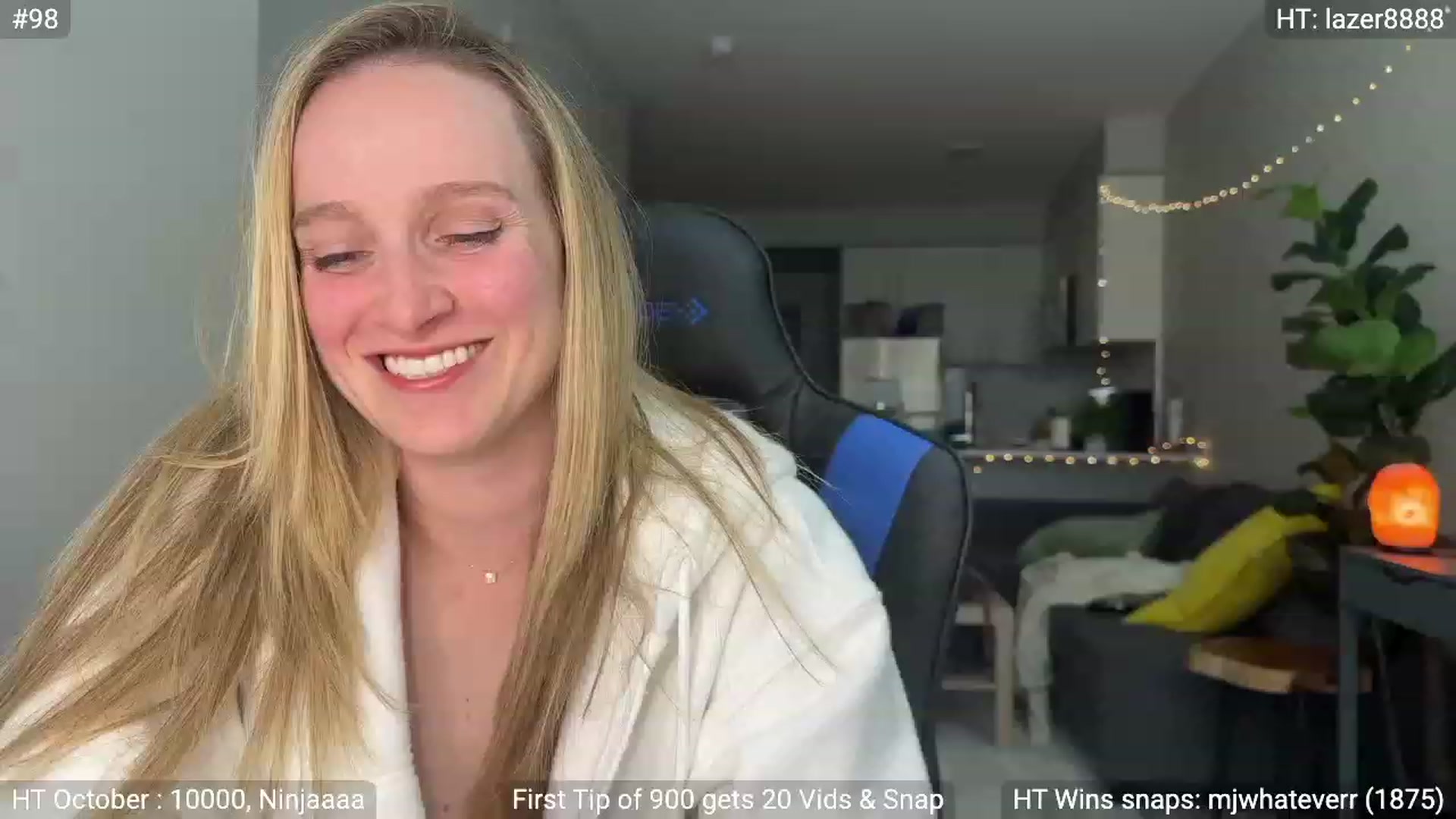 Gallery image thumbnail from NatGPT's myfreecams stream on, 10/10/2023, 24:17 image 7 of 20