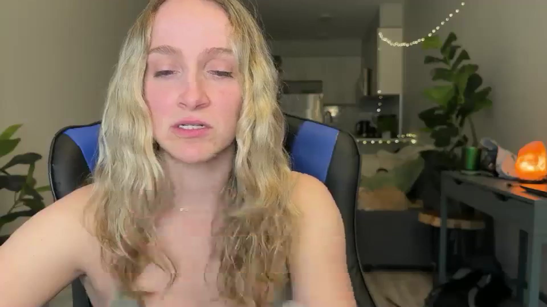 Gallery image thumbnail from NatGPT's myfreecams stream on, 03/05/2024, 01:02 image 19 of 20