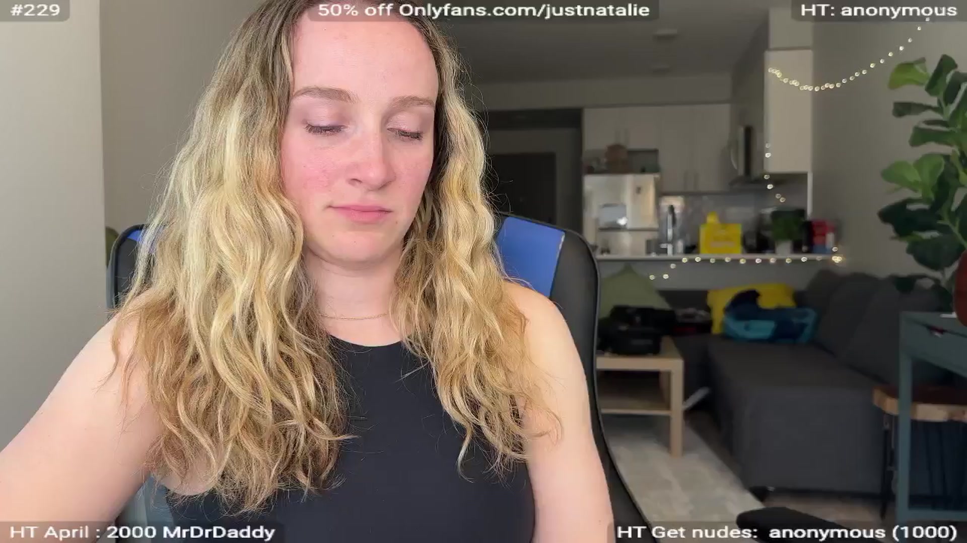 Gallery image thumbnail from NatGPT's myfreecams stream on, 04/09/2024, 23:08 image 13 of 20