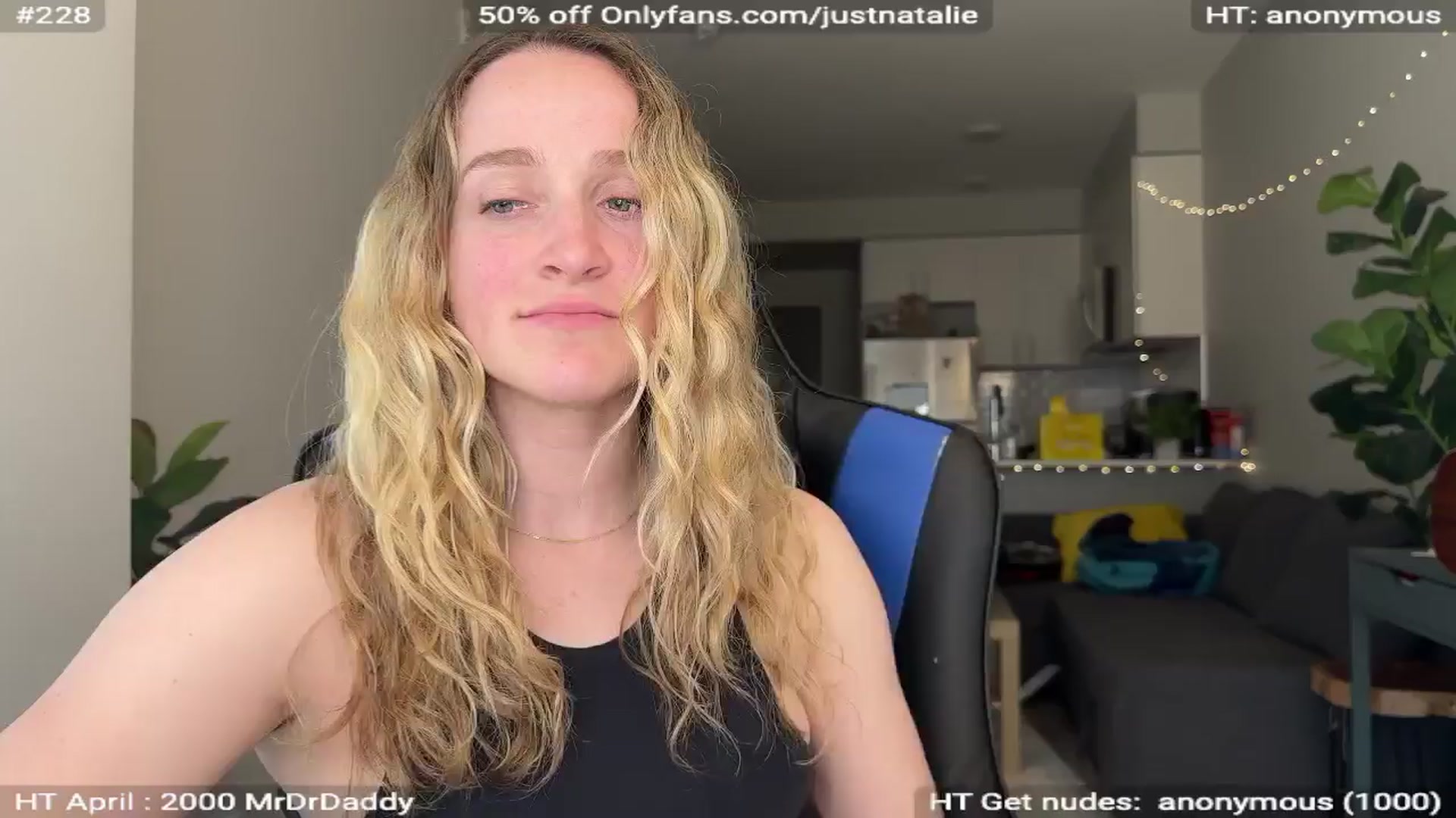 Gallery image thumbnail from NatGPT's myfreecams stream on, 04/09/2024, 23:08 image 6 of 20