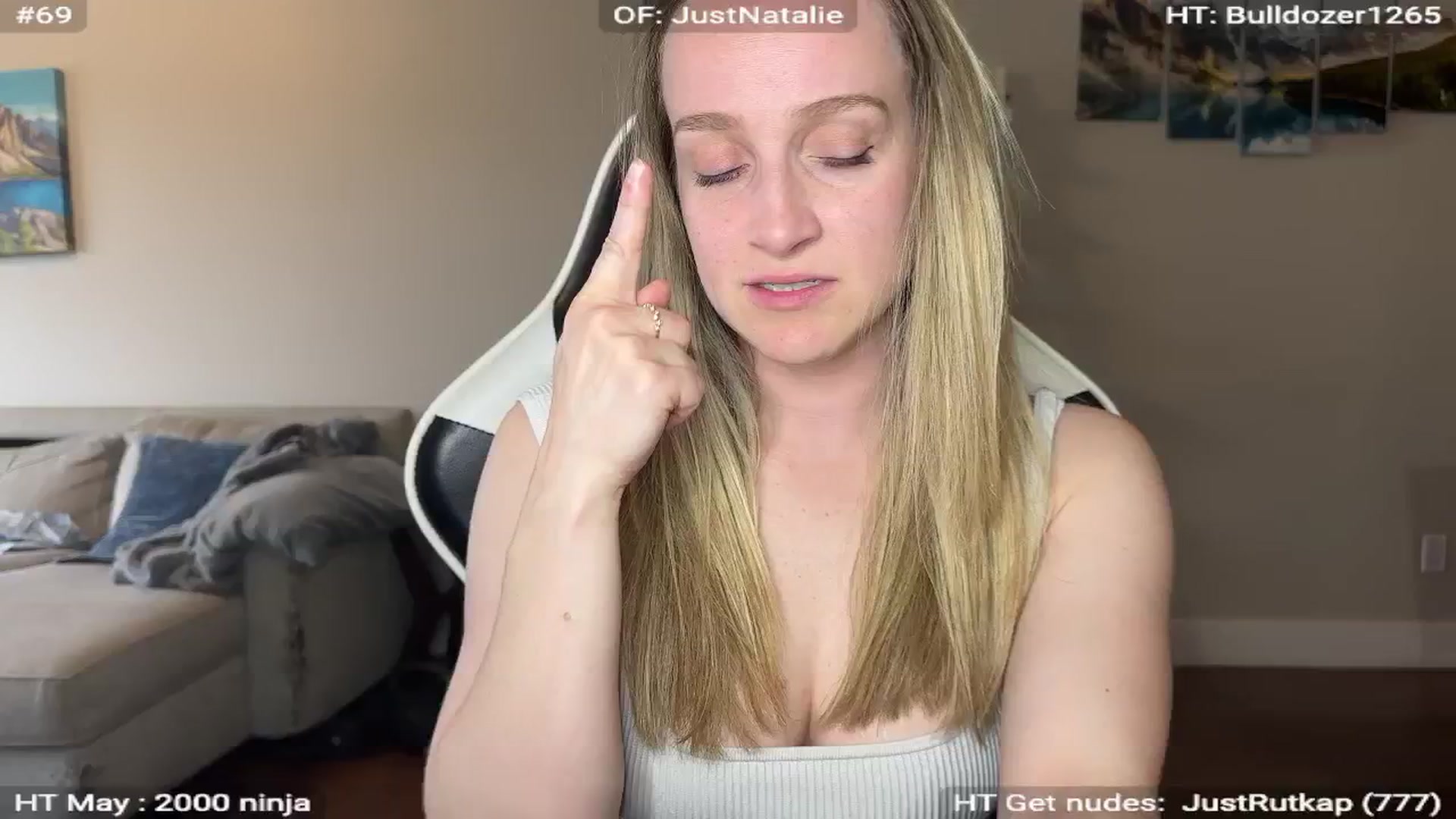 Gallery image thumbnail from NatGPT's myfreecams stream on, 06/04/2024, 24:58 image 14 of 20