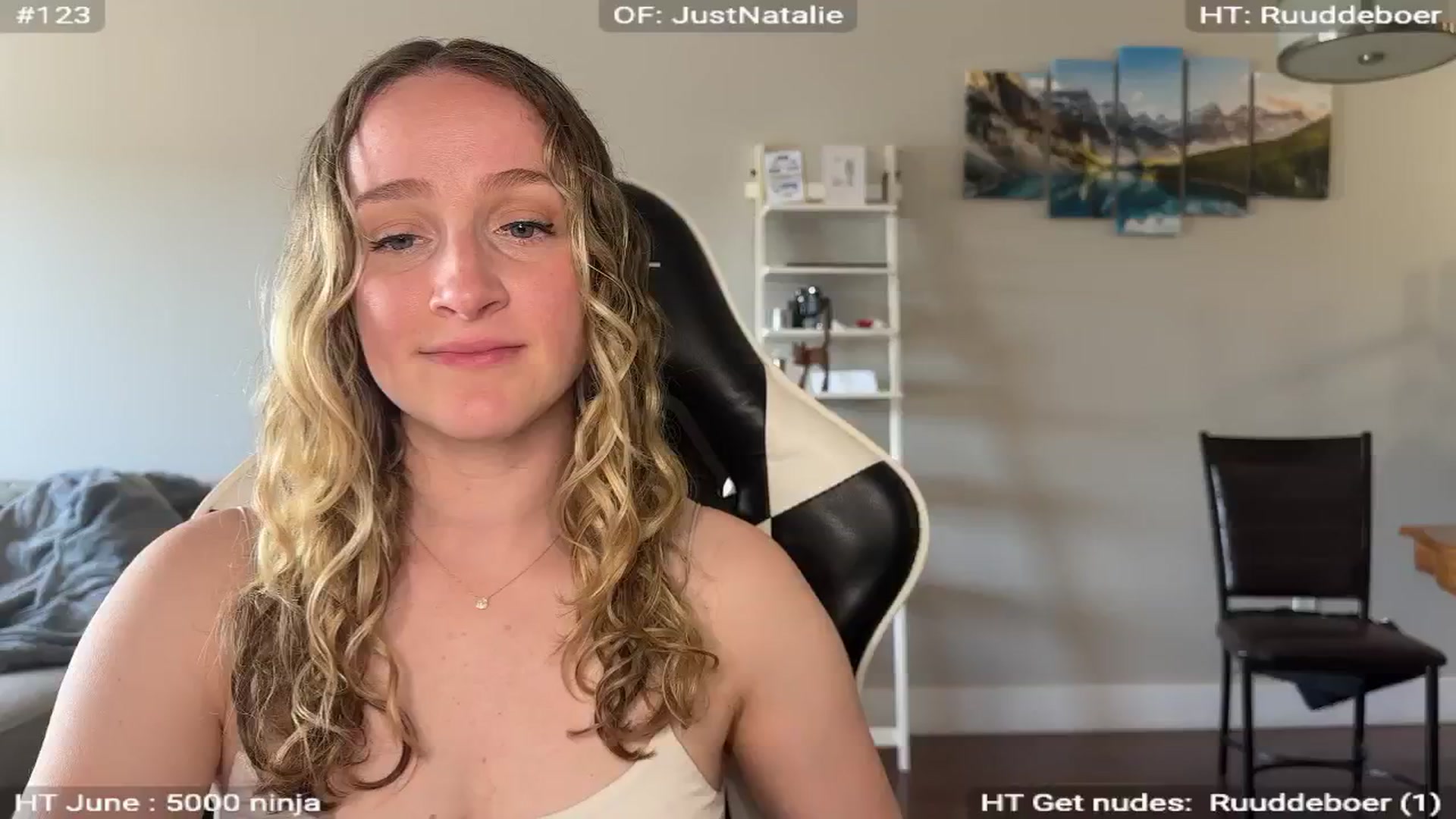 Gallery image thumbnail from NatGPT's myfreecams stream on, 06/08/2024, 15:58 image 17 of 20