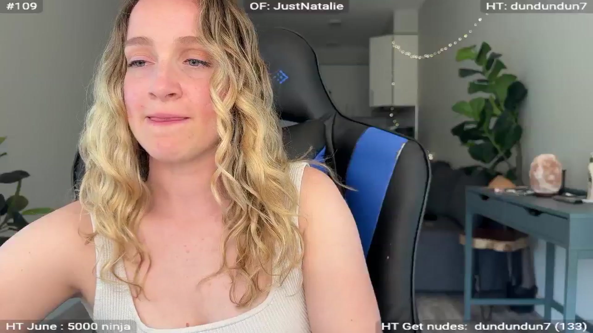 Gallery image thumbnail from NatGPT's myfreecams stream on, 06/09/2024, 23:48 image 10 of 20