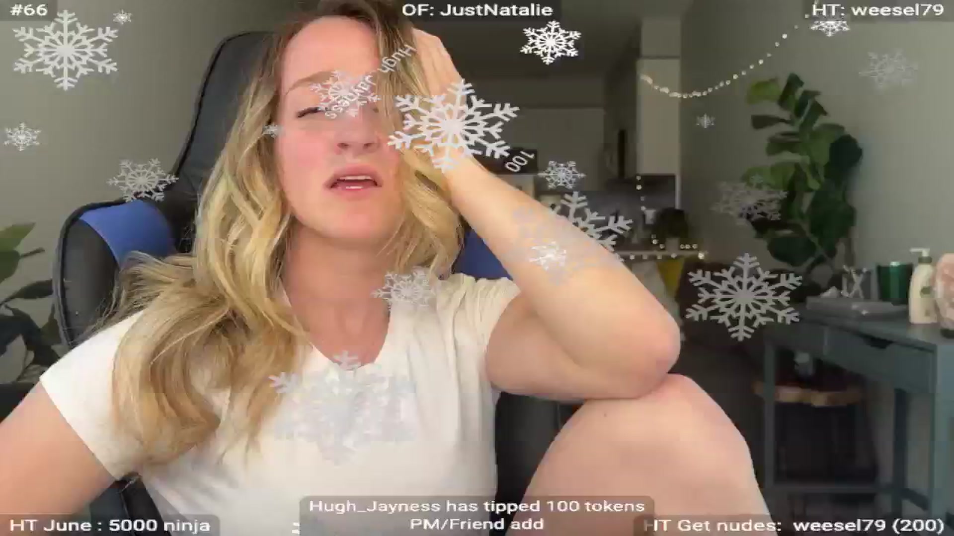 Gallery image thumbnail from NatGPT's myfreecams stream on, 06/18/2024, 22:45 image 10 of 20