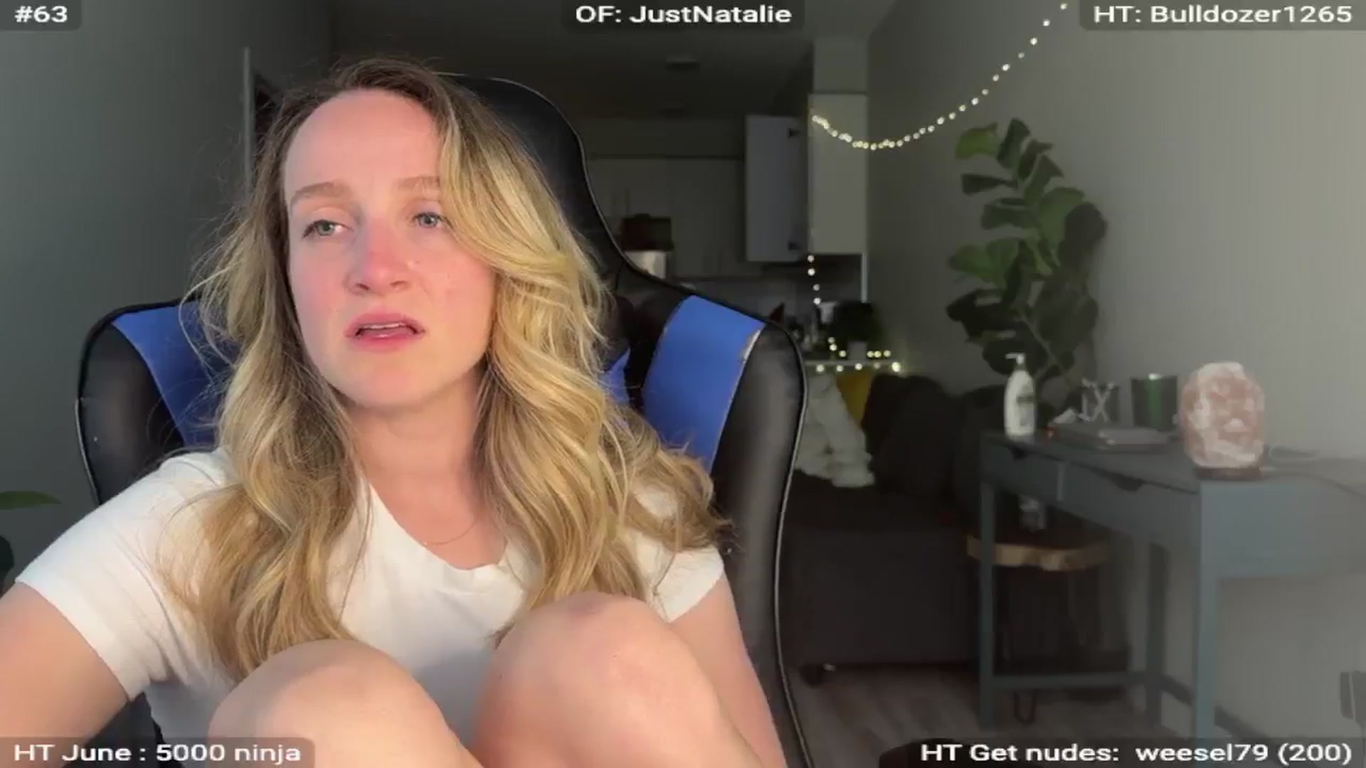 Gallery image thumbnail from NatGPT's myfreecams stream on, 06/19/2024, 24:06 image 11 of 20