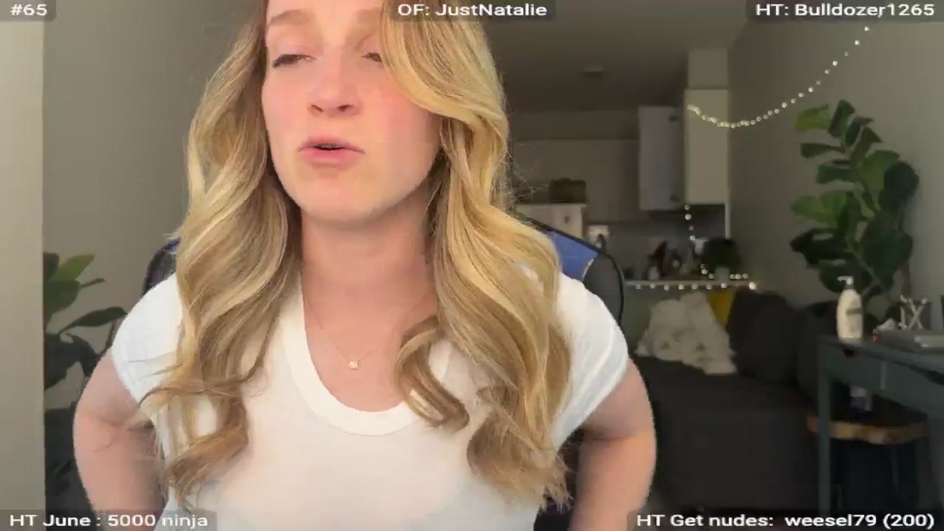 Gallery image thumbnail from NatGPT's myfreecams stream on, 06/19/2024, 24:06 image 4 of 20