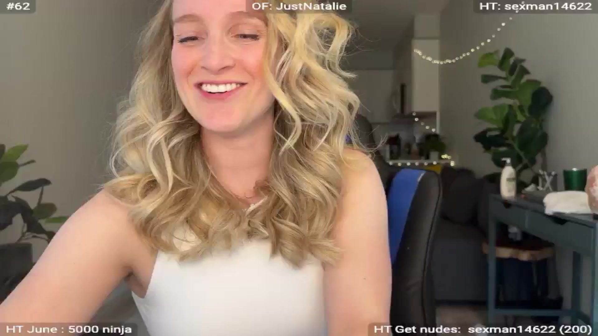 Gallery image thumbnail from NatGPT's myfreecams stream on, 06/20/2024, 24:44 image 1 of 20