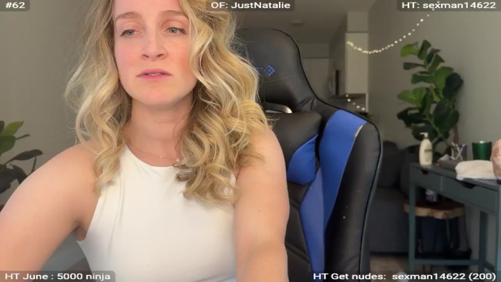 Gallery image thumbnail from NatGPT's myfreecams stream on, 06/20/2024, 24:44 image 2 of 20