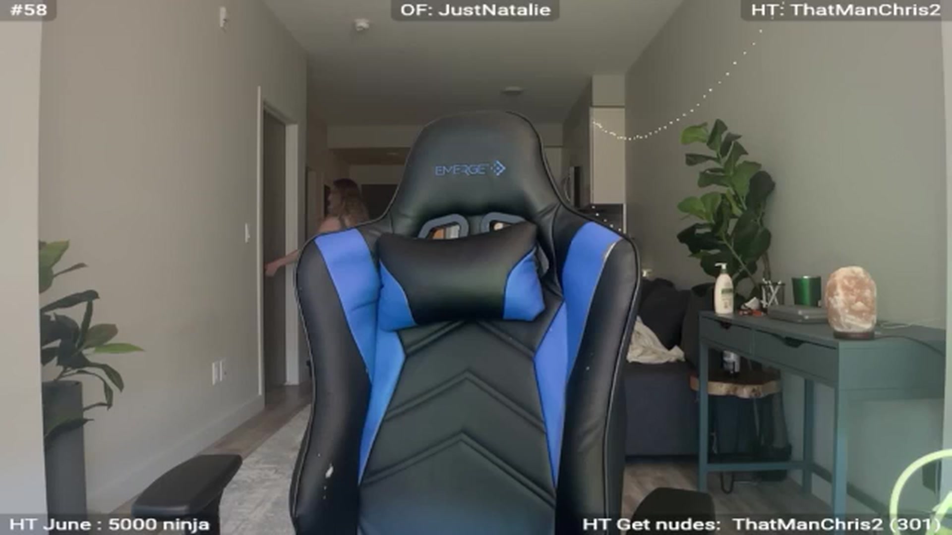 Gallery image thumbnail from NatGPT's myfreecams stream on, 06/21/2024, 18:03 image 9 of 20