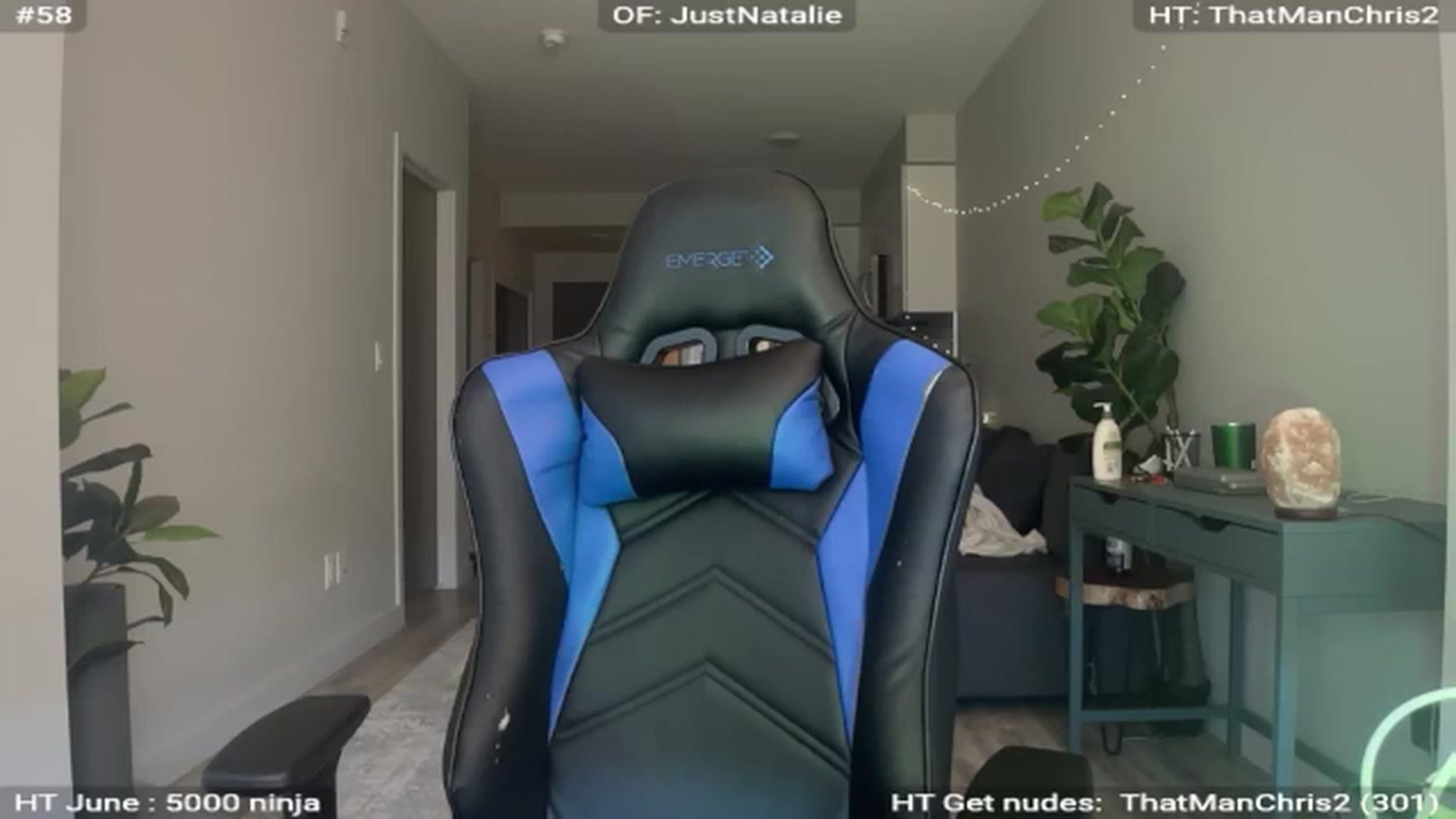 Gallery image thumbnail from NatGPT's myfreecams stream on, 06/21/2024, 18:03 image 10 of 20