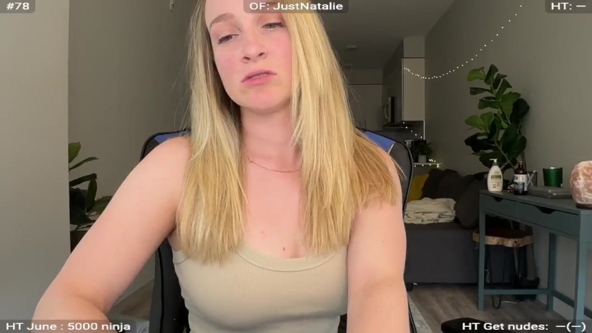 Gallery image thumbnail from NatGPT's myfreecams stream on, 06/25/2024, 21:11 image 2 of 20