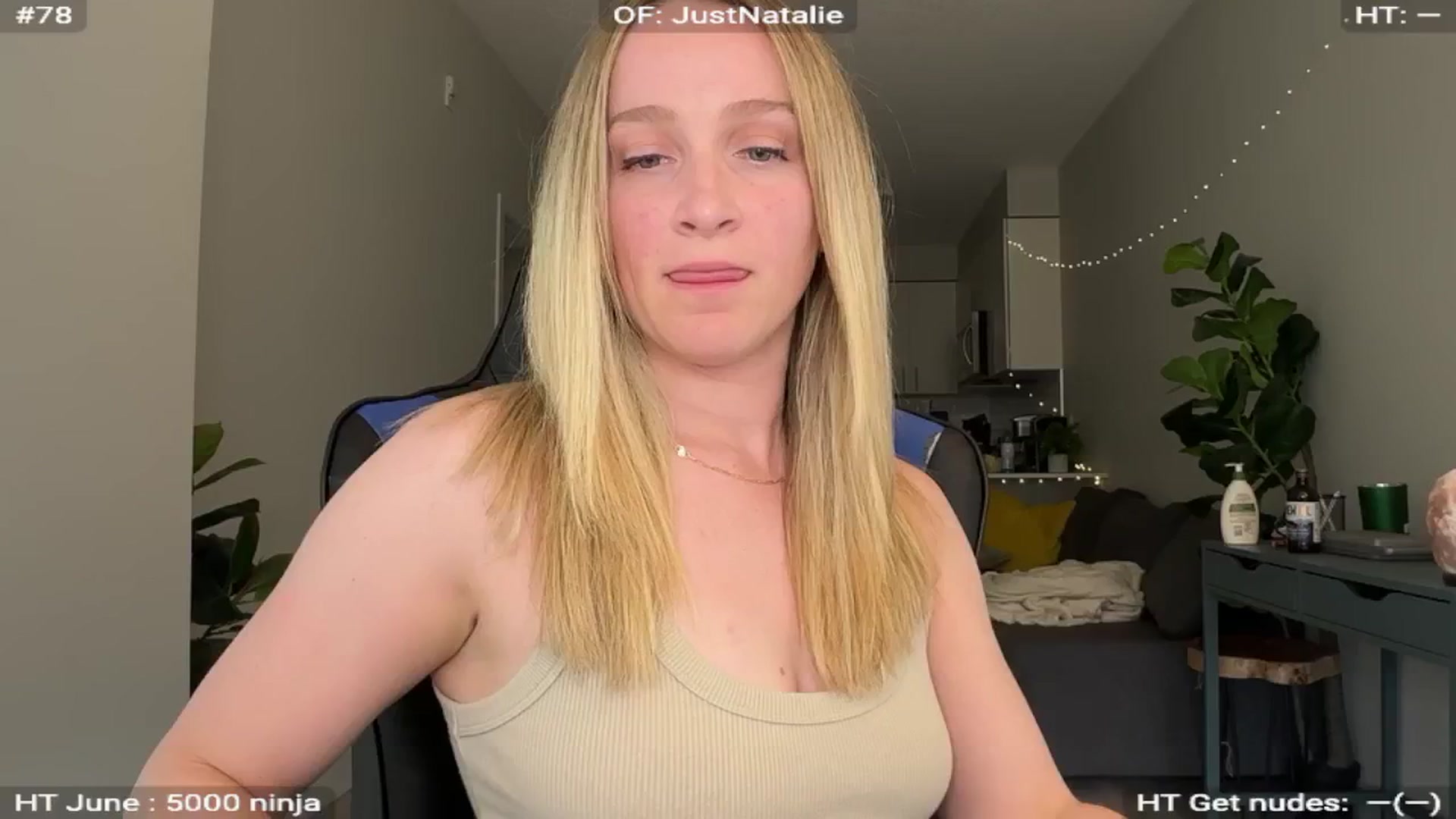 Gallery image thumbnail from NatGPT's myfreecams stream on, 06/25/2024, 21:11 image 1 of 20