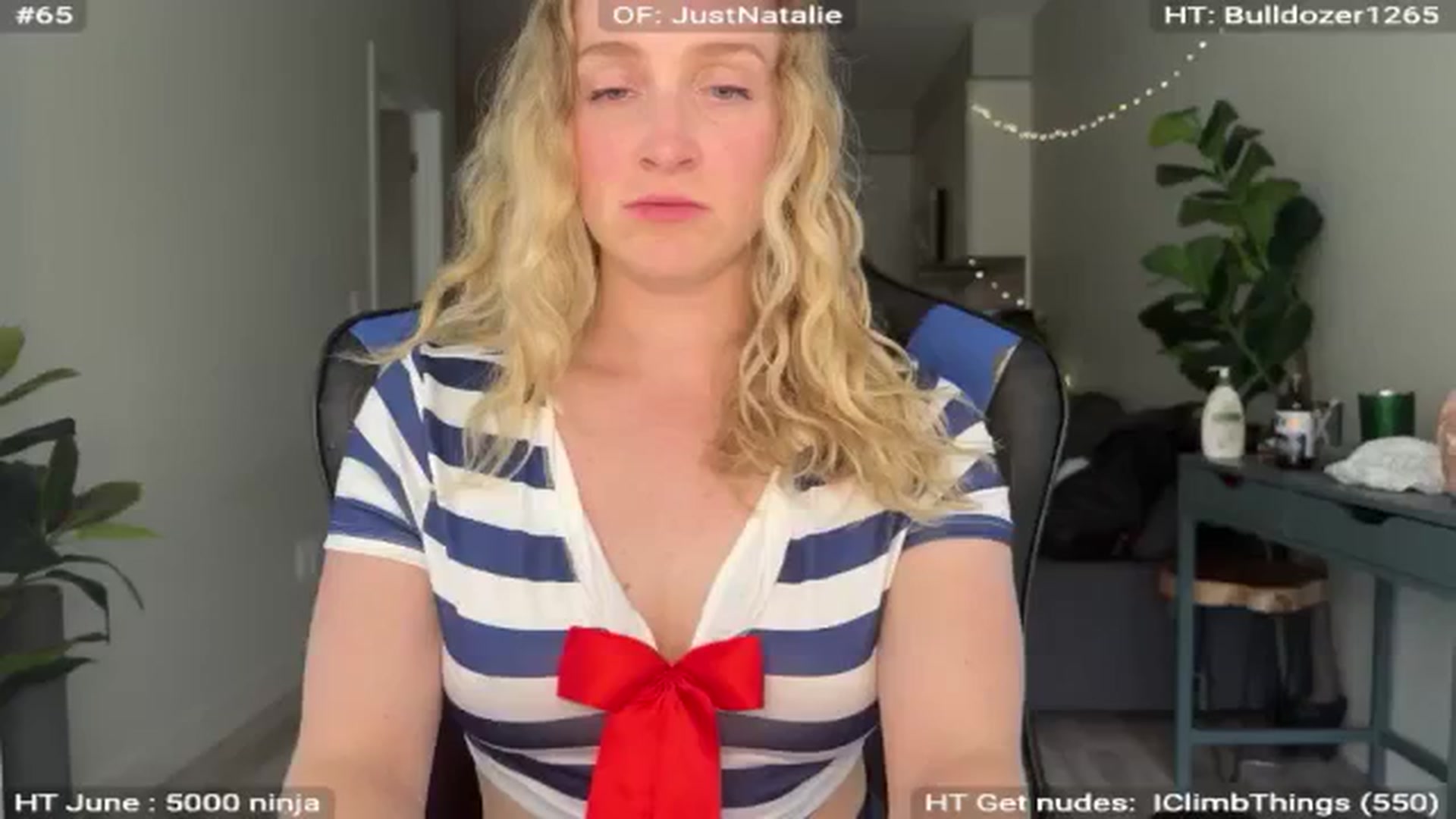 Gallery image thumbnail from NatGPT's myfreecams stream on, 06/27/2024, 24:32 image 14 of 20