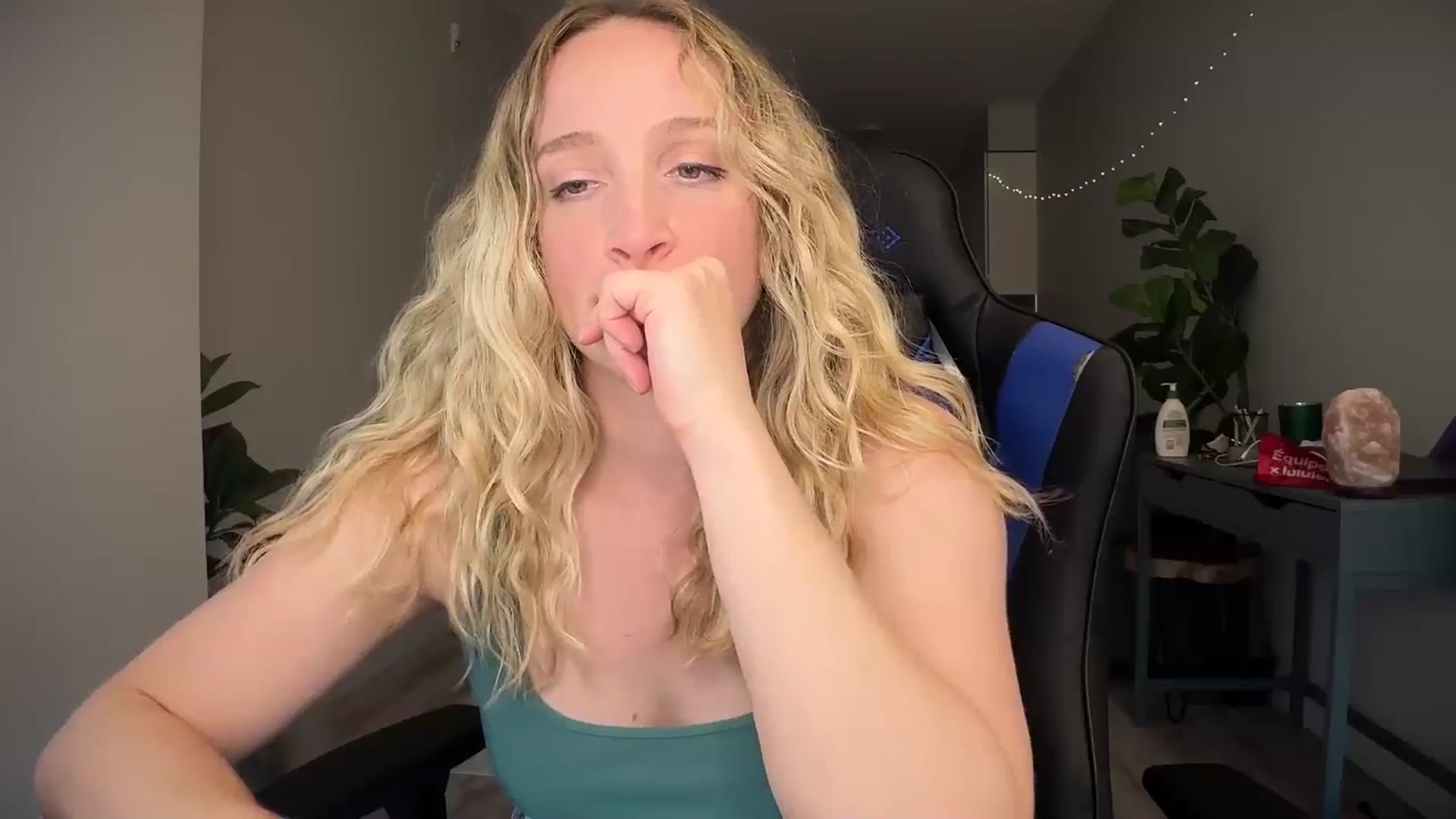 Gallery image thumbnail from NatGPT's myfreecams stream on, 06/27/2024, 22:57 image 18 of 20