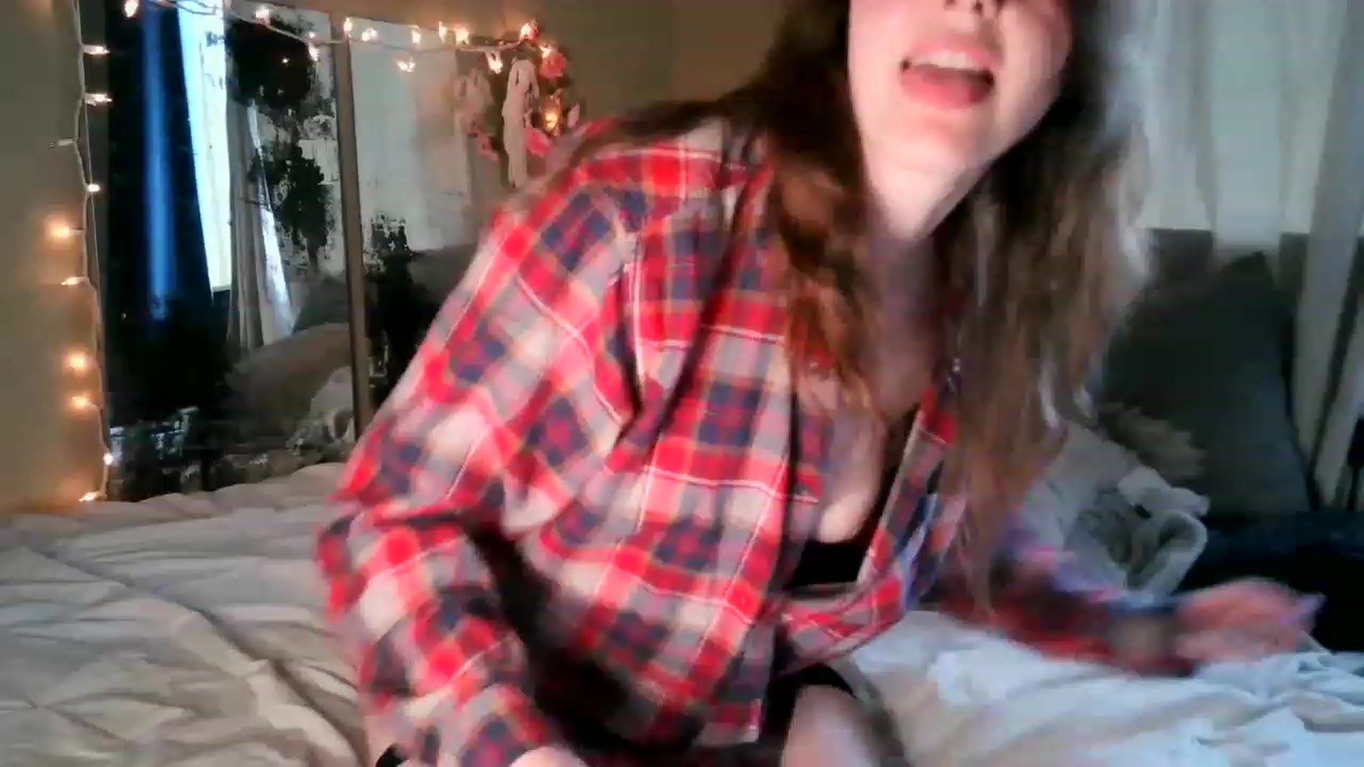 Gallery image thumbnail from NatPussyCat's myfreecams stream on, 04/03/2023, 01:14 image 15 of 20
