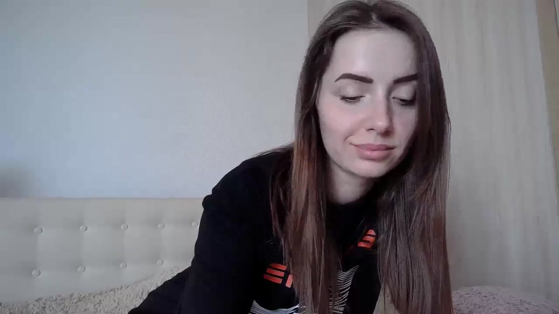 Gallery image thumbnail from Nata_u_friend's myfreecams stream on, 05/21/2024, 13:38 image 5 of 20