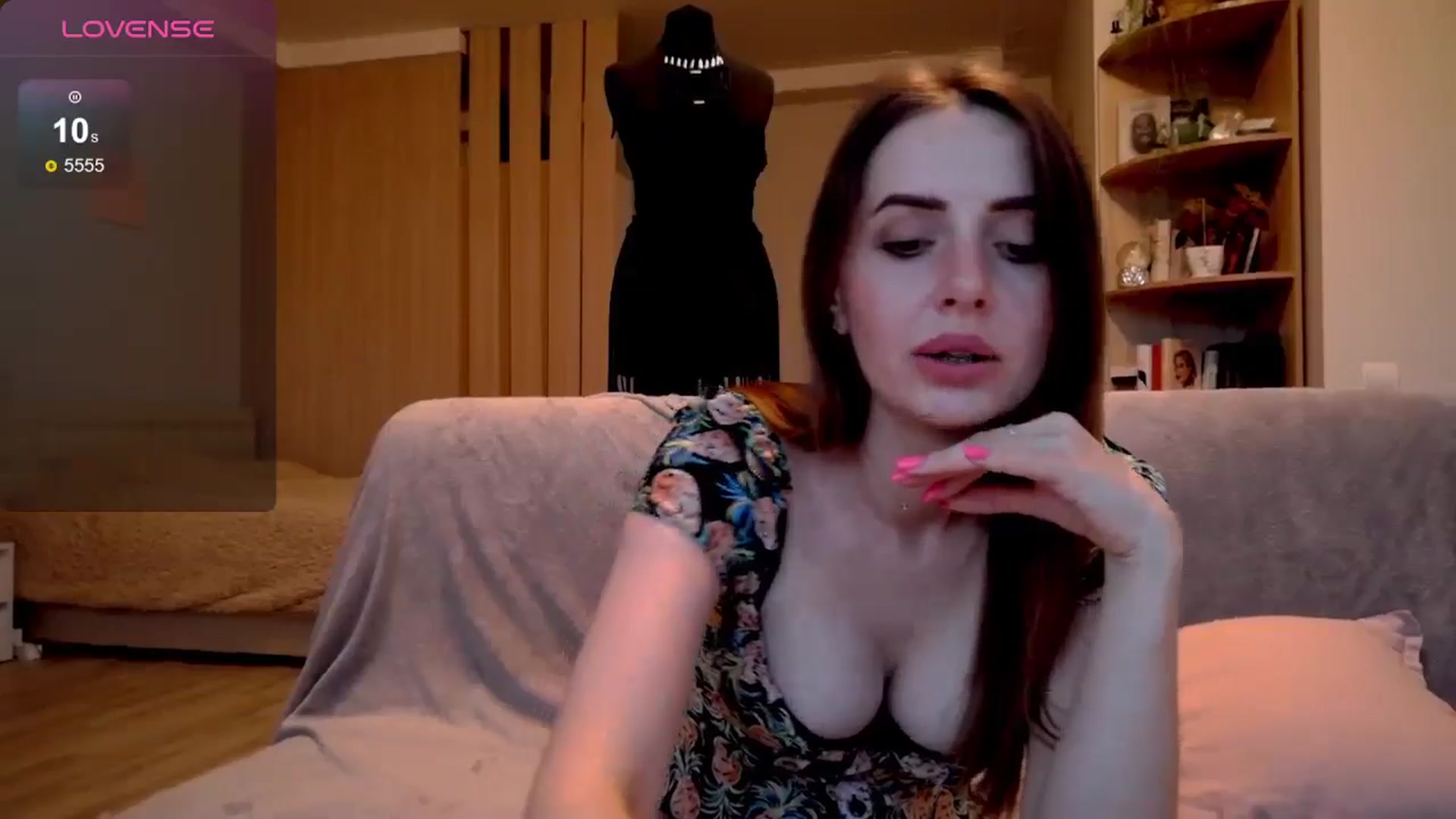 Gallery image thumbnail from Nata_u_friend's myfreecams stream on, 07/01/2024, 18:13 image 16 of 20