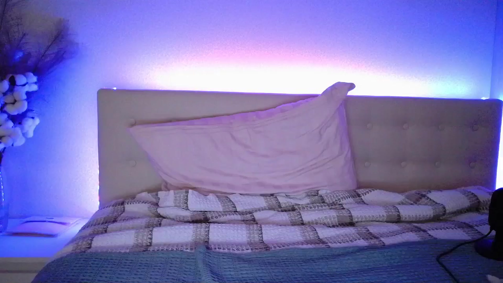 Gallery image thumbnail from Nata_u_friend's myfreecams stream on, 08/07/2024, 02:07 image 11 of 20