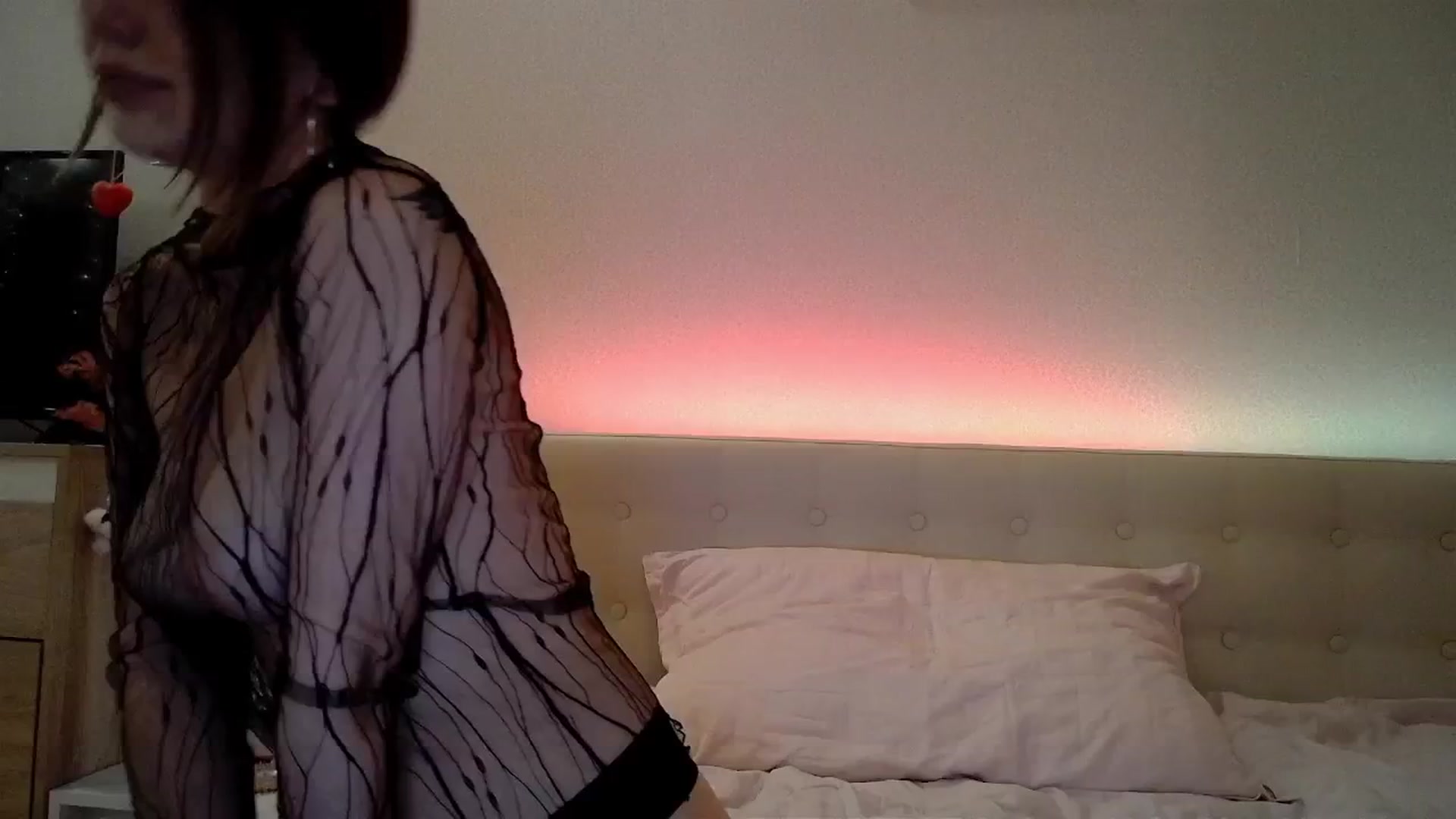 Gallery image thumbnail from Nata_u_friend's myfreecams stream on, 08/09/2024, 24:02 image 14 of 20