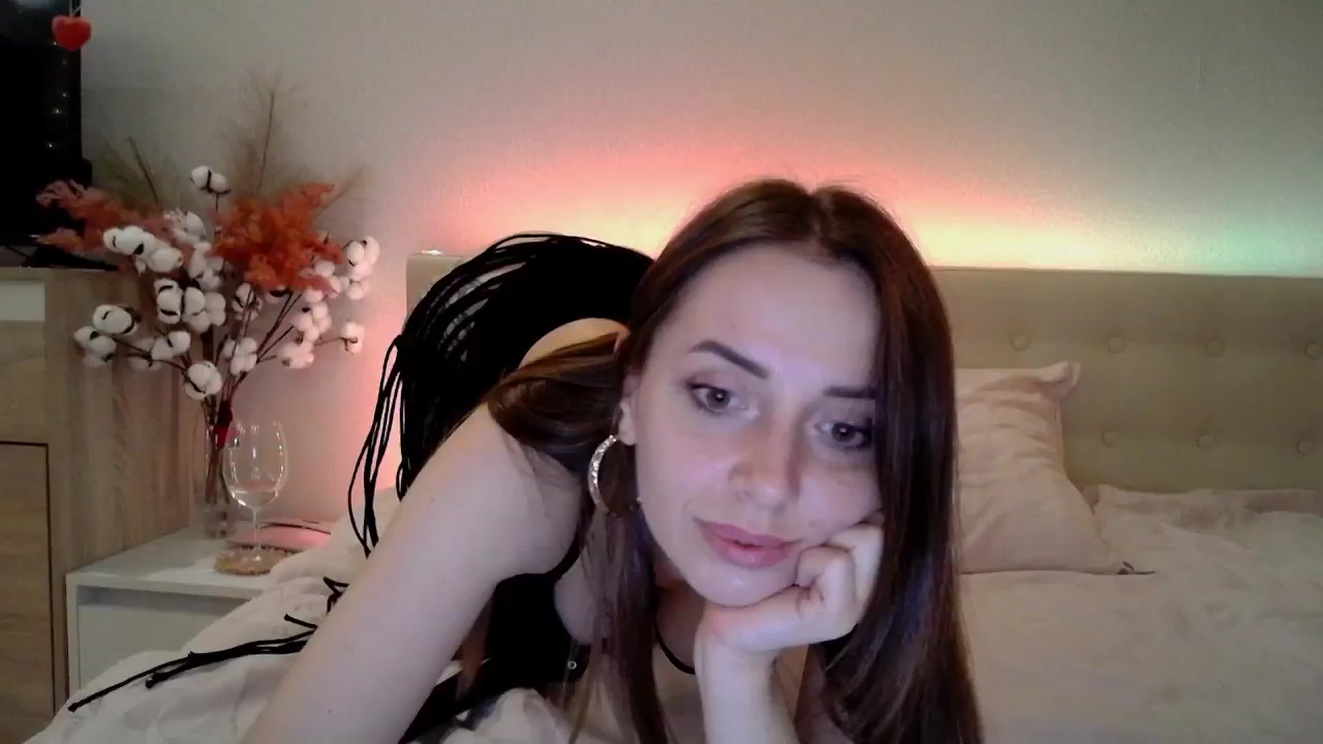 Gallery image thumbnail from Nata_u_friend's myfreecams stream on, 08/09/2024, 24:02 image 8 of 20