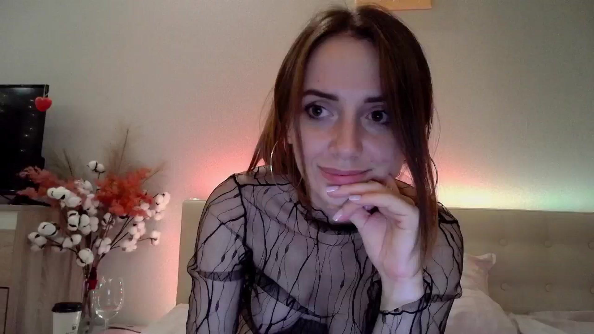 Gallery image thumbnail from Nata_u_friend's myfreecams stream on, 08/09/2024, 24:16 image 18 of 20