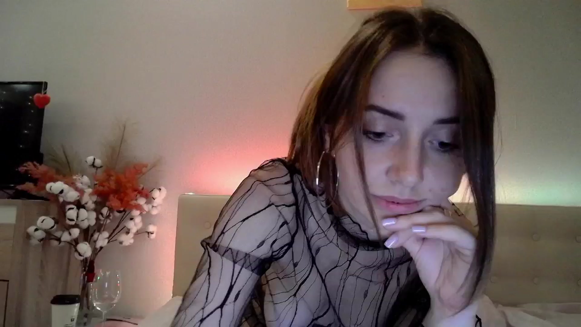 Gallery image thumbnail from Nata_u_friend's myfreecams stream on, 08/09/2024, 24:16 image 19 of 20