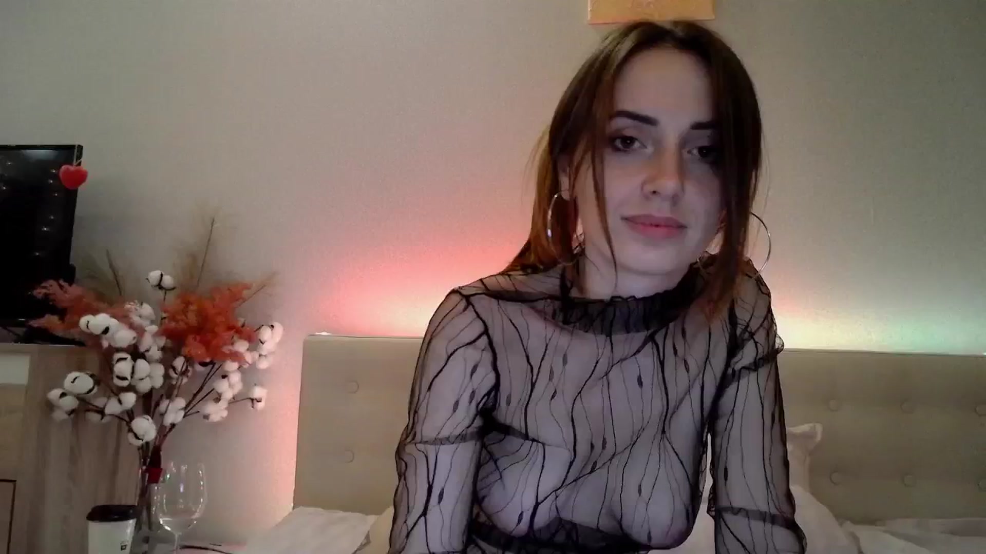 Gallery image thumbnail from Nata_u_friend's myfreecams stream on, 08/09/2024, 24:16 image 15 of 20