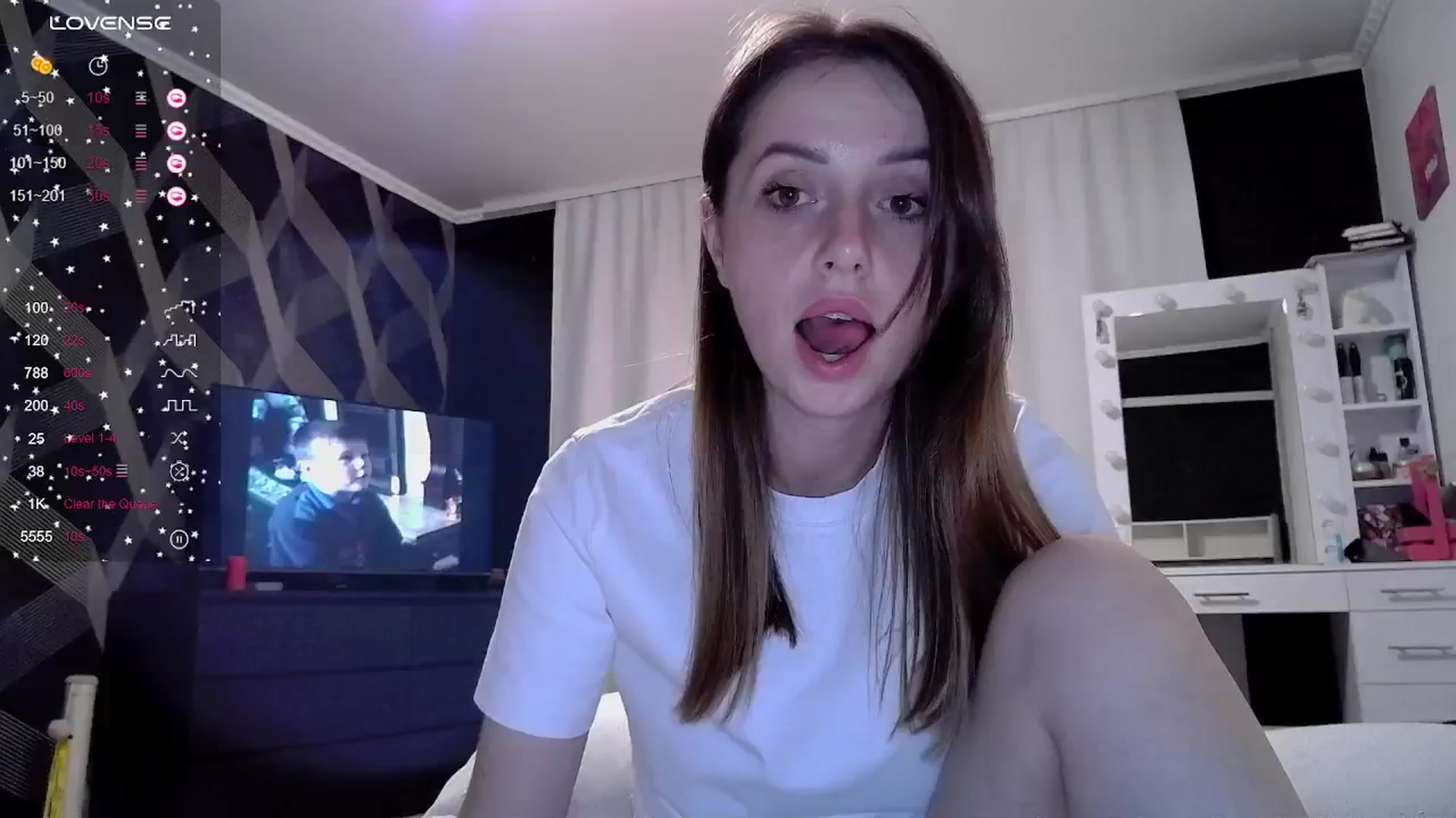 Gallery image thumbnail from Nata_u_friend's myfreecams stream on, 08/31/2024, 21:00 image 3 of 20