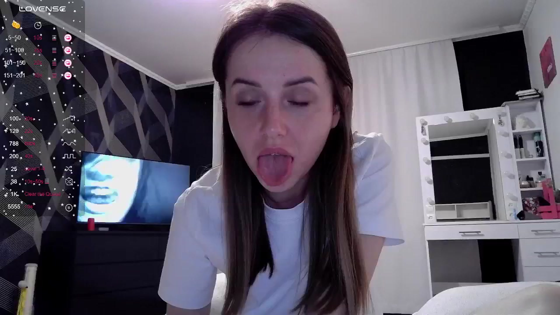 Gallery image thumbnail from Nata_u_friend's myfreecams stream on, 08/31/2024, 21:00 image 7 of 20
