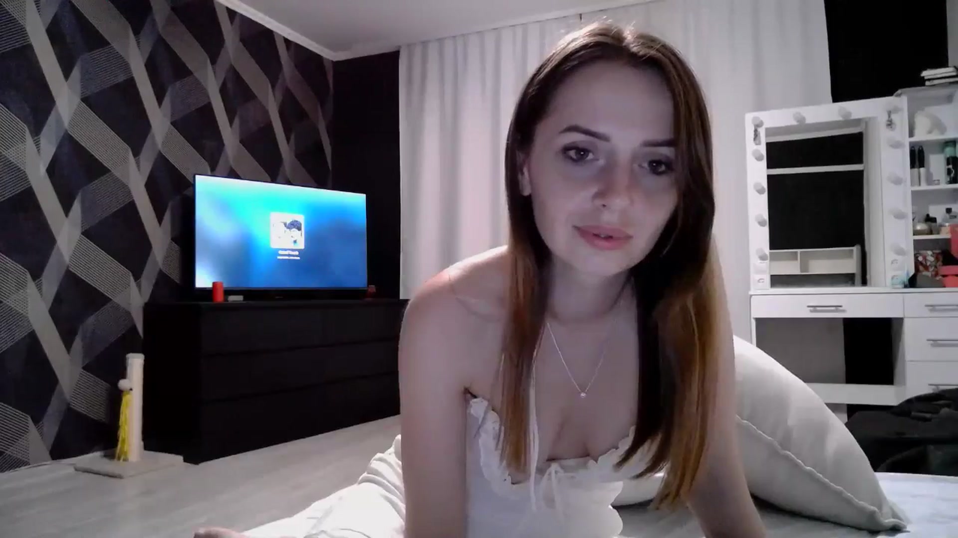 Gallery image thumbnail from Nata_u_friend's myfreecams stream on, 09/01/2024, 17:43 image 10 of 20