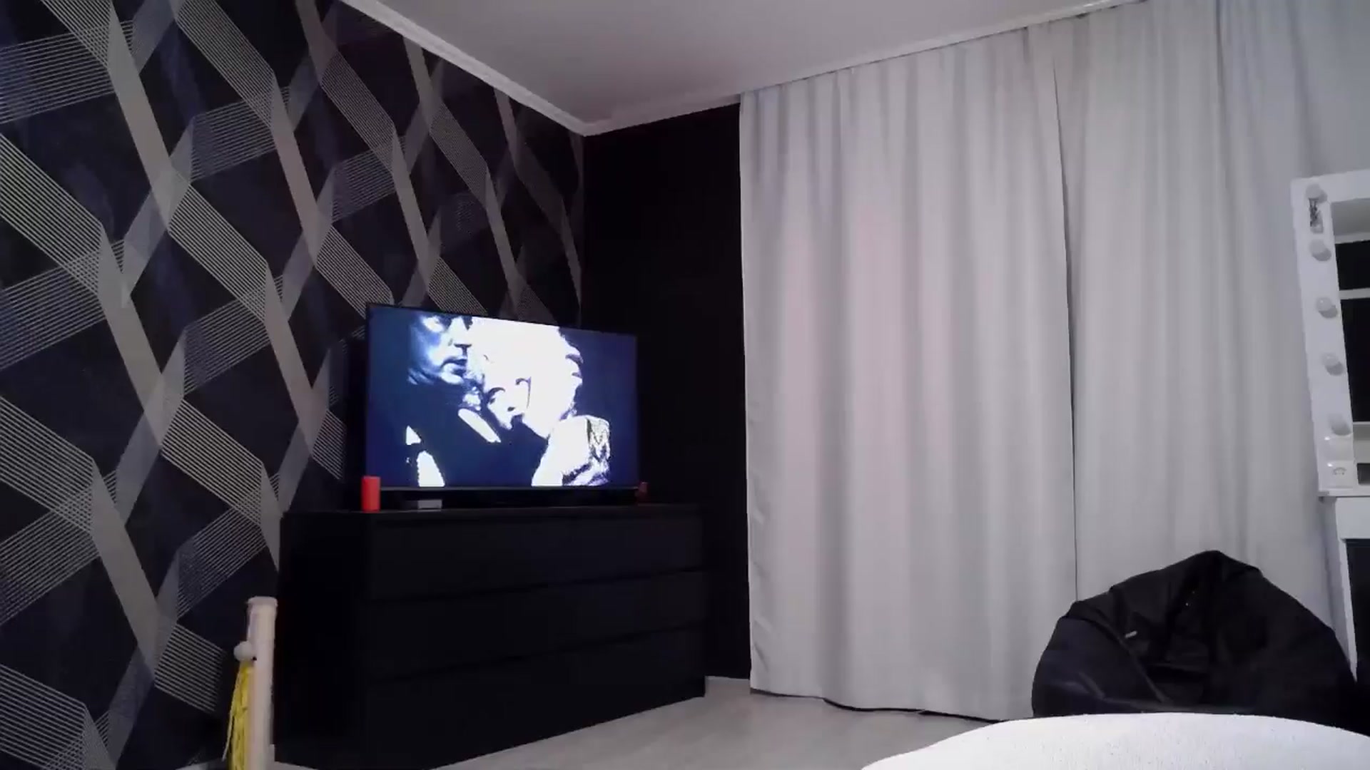Gallery image thumbnail from Nata_u_friend's myfreecams stream on, 09/04/2024, 23:57 image 16 of 20
