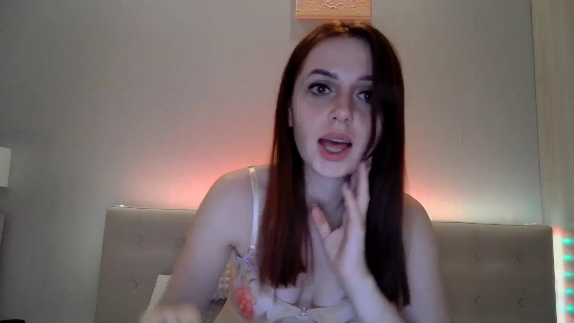 Gallery image thumbnail from Nata_u_friend's myfreecams stream on, 09/09/2024, 24:13 image 2 of 20