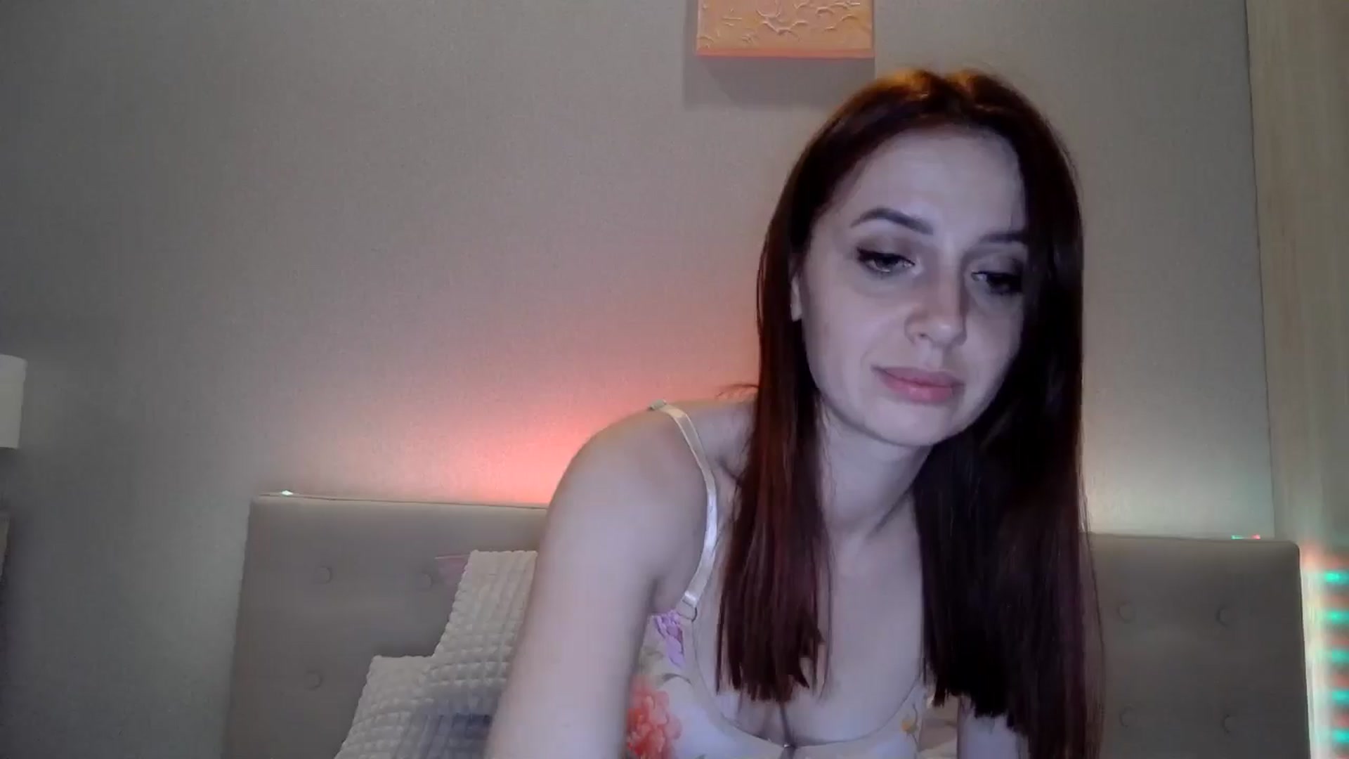 Gallery image thumbnail from Nata_u_friend's myfreecams stream on, 09/09/2024, 24:13 image 6 of 20