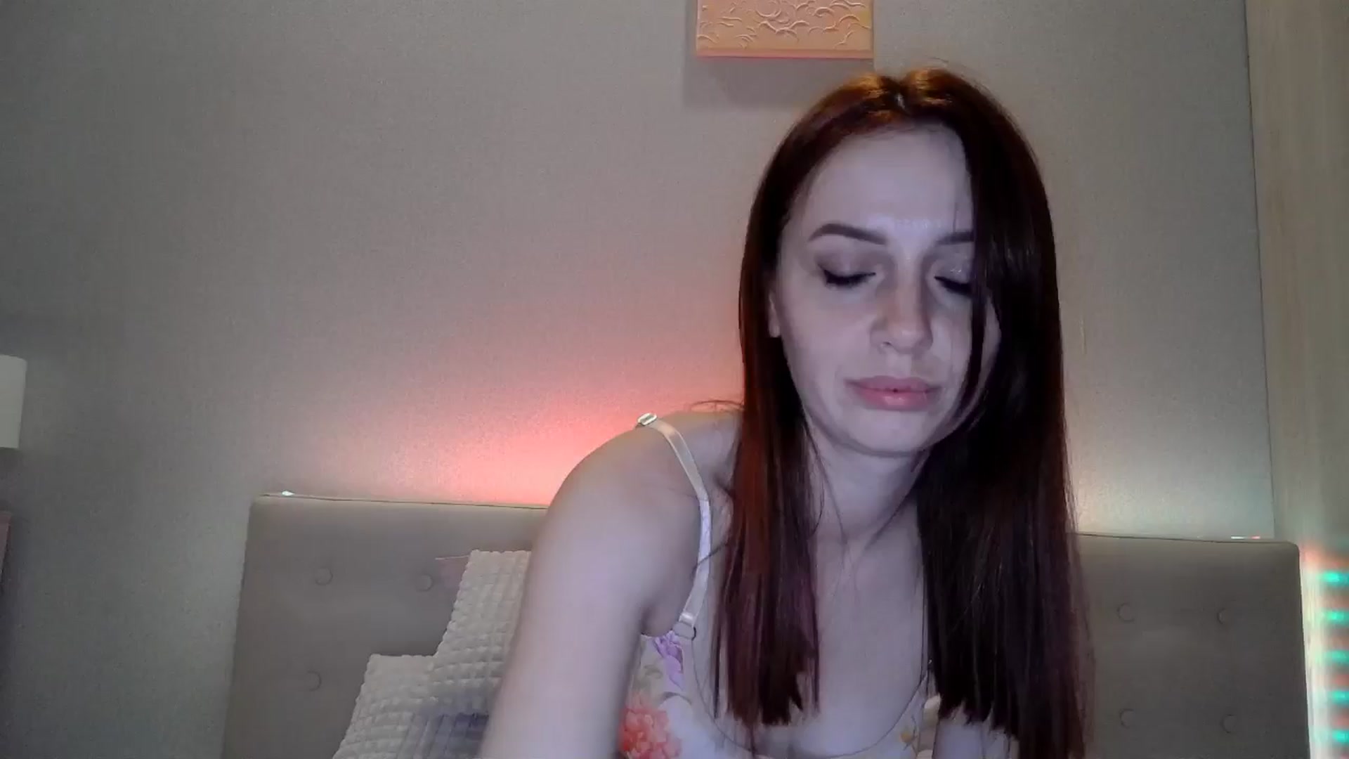 Gallery image thumbnail from Nata_u_friend's myfreecams stream on, 09/09/2024, 24:13 image 13 of 20